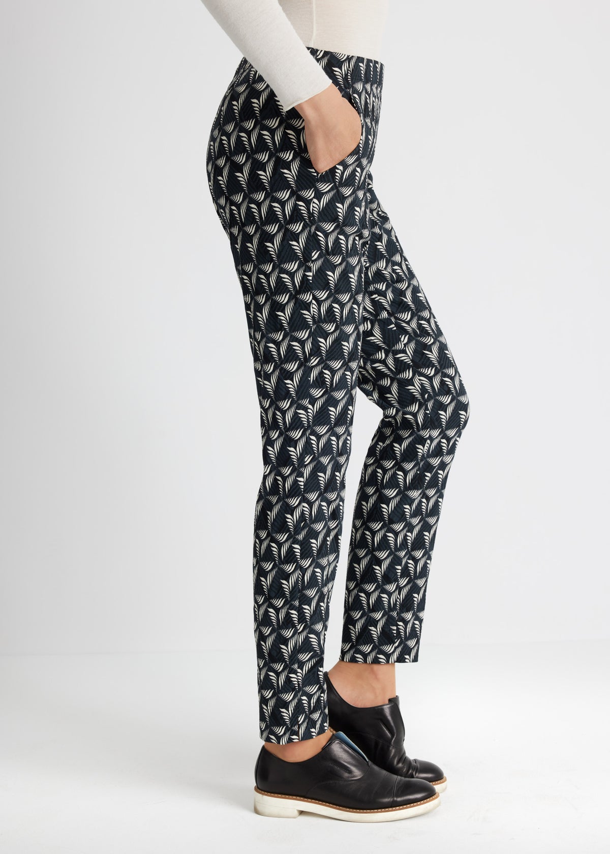 Schmale Hose ENESTRA aus Viskose-Mix mit Gummibund - FOX'S-Fashion