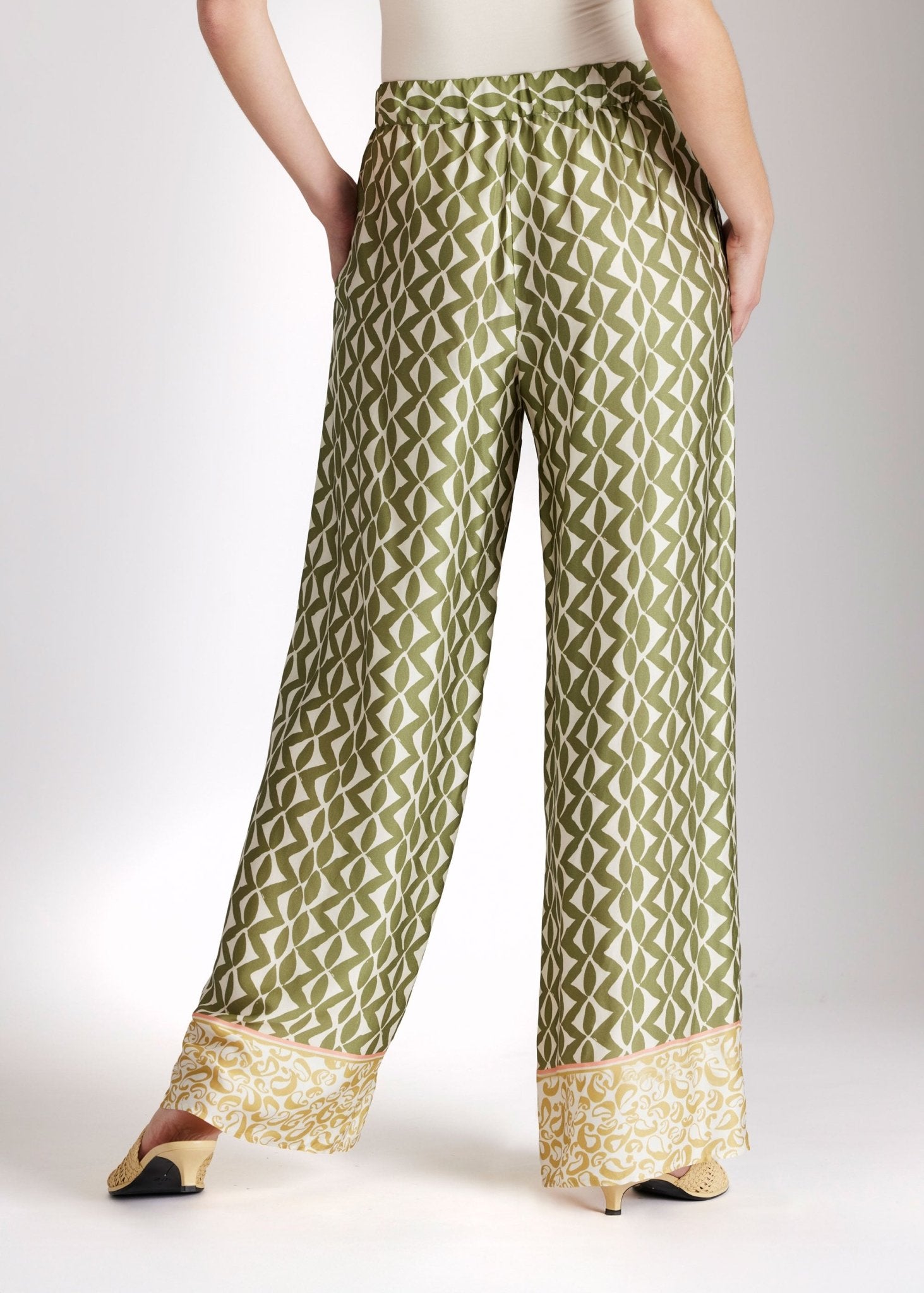 Coming Soon! Lange, legere Hose ZYTARI aus Viskose mit Gummibund - FOX'S - Fashion