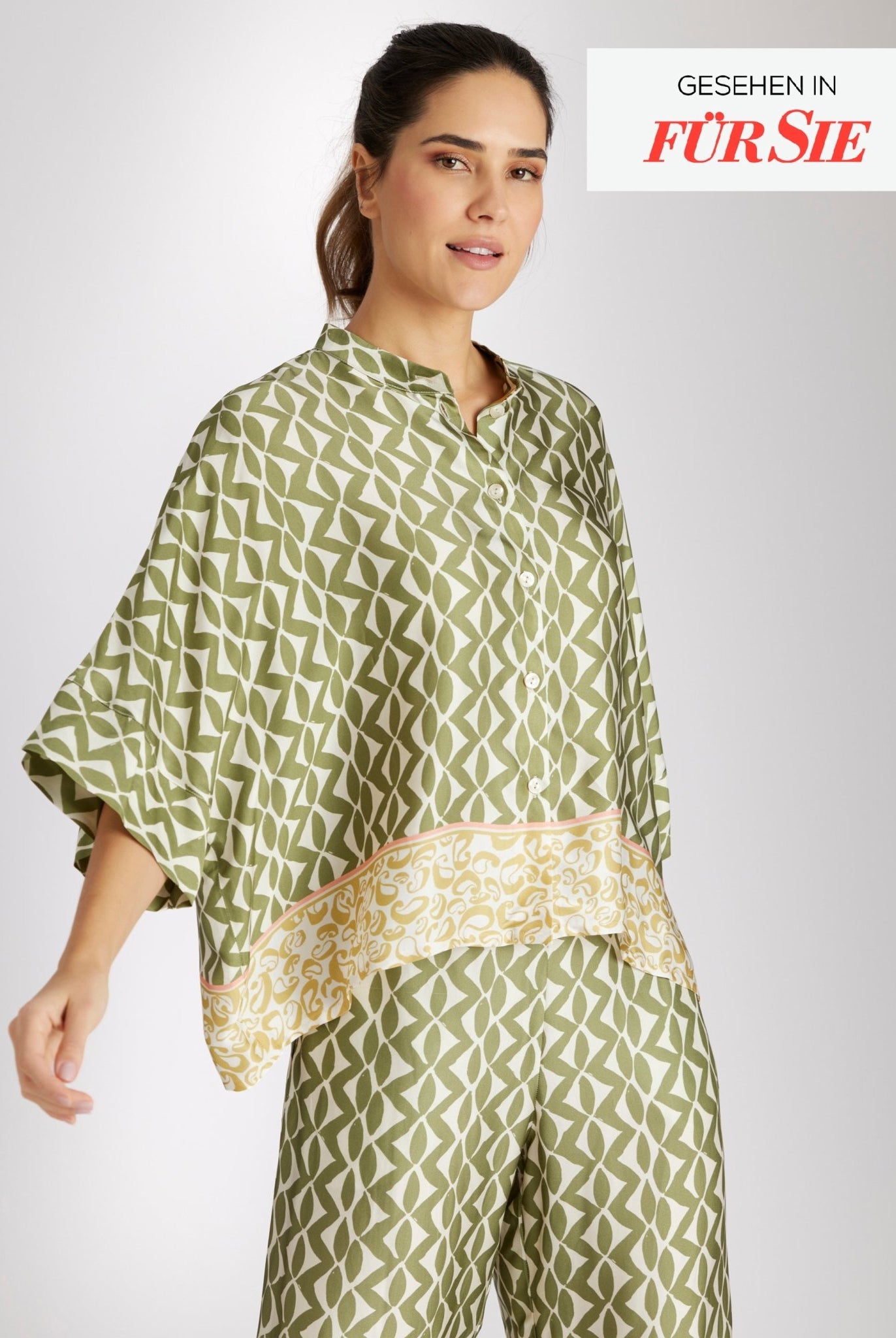 Coming Soon! Legere Bluse ZOTRINA aus Viskose mit Knopfleiste - FOX'S - Fashion