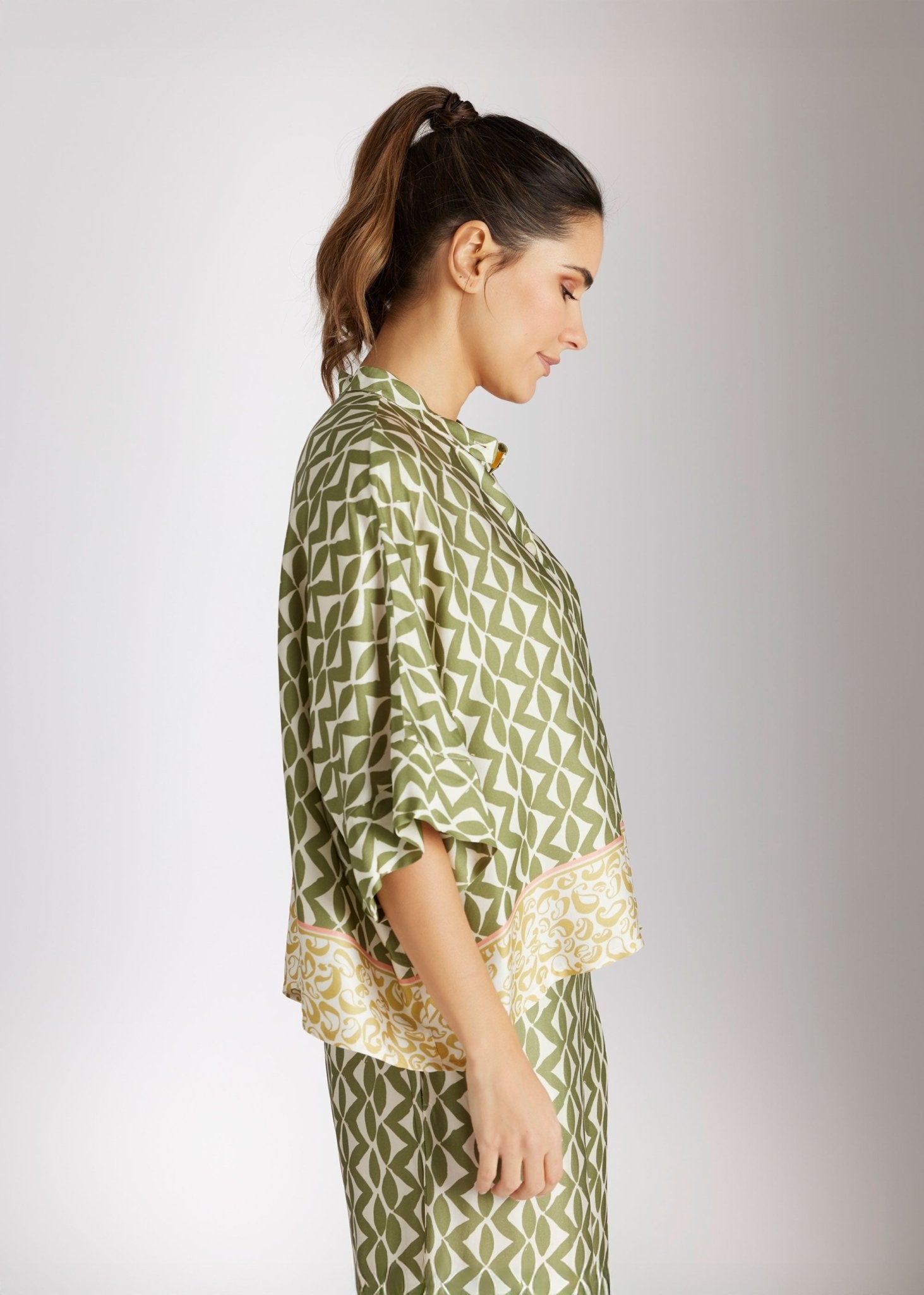 Coming Soon! Legere Bluse ZOTRINA aus Viskose mit Knopfleiste - FOX'S - Fashion