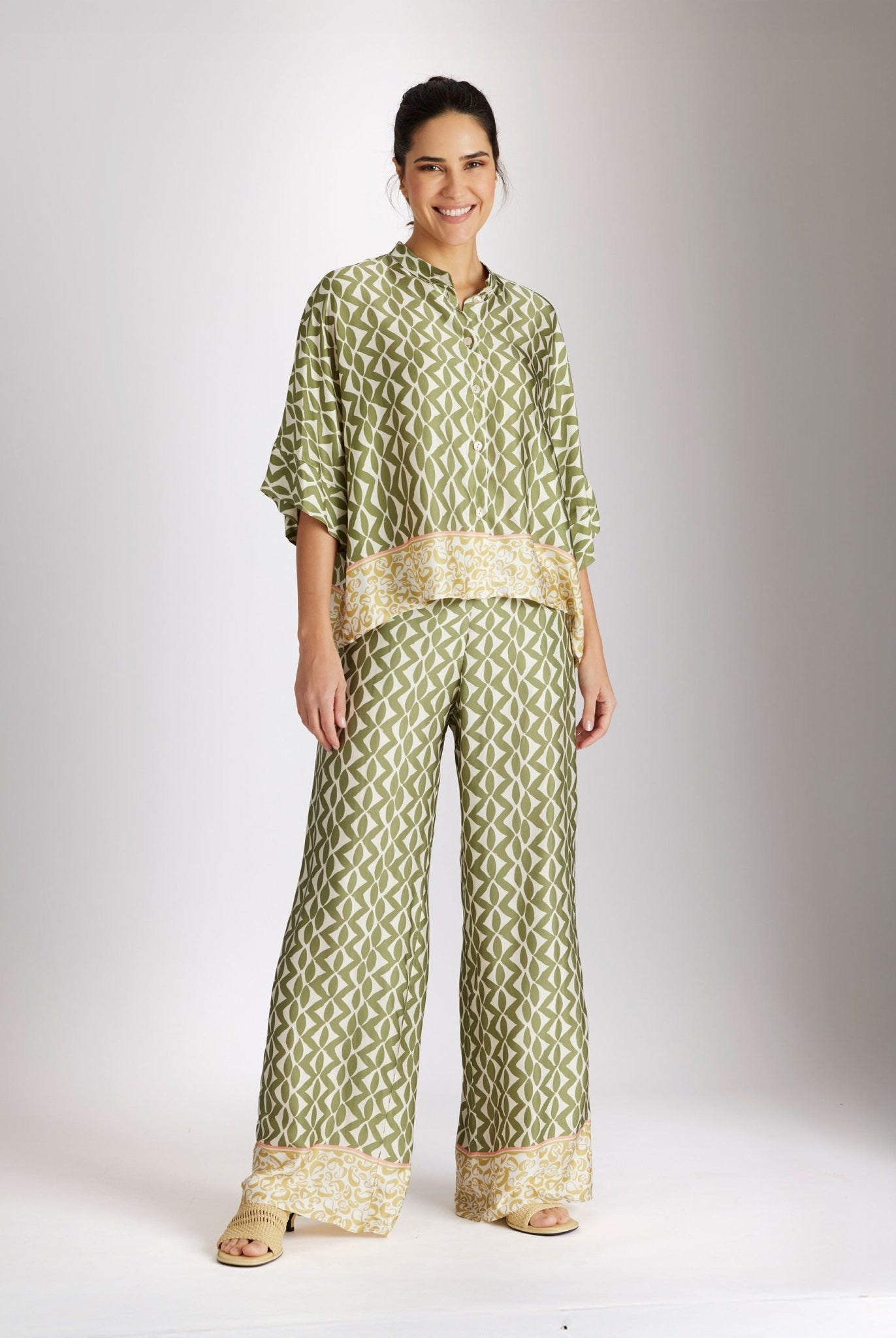 Coming Soon! Legere Bluse ZOTRINA aus Viskose mit Knopfleiste - FOX'S - Fashion