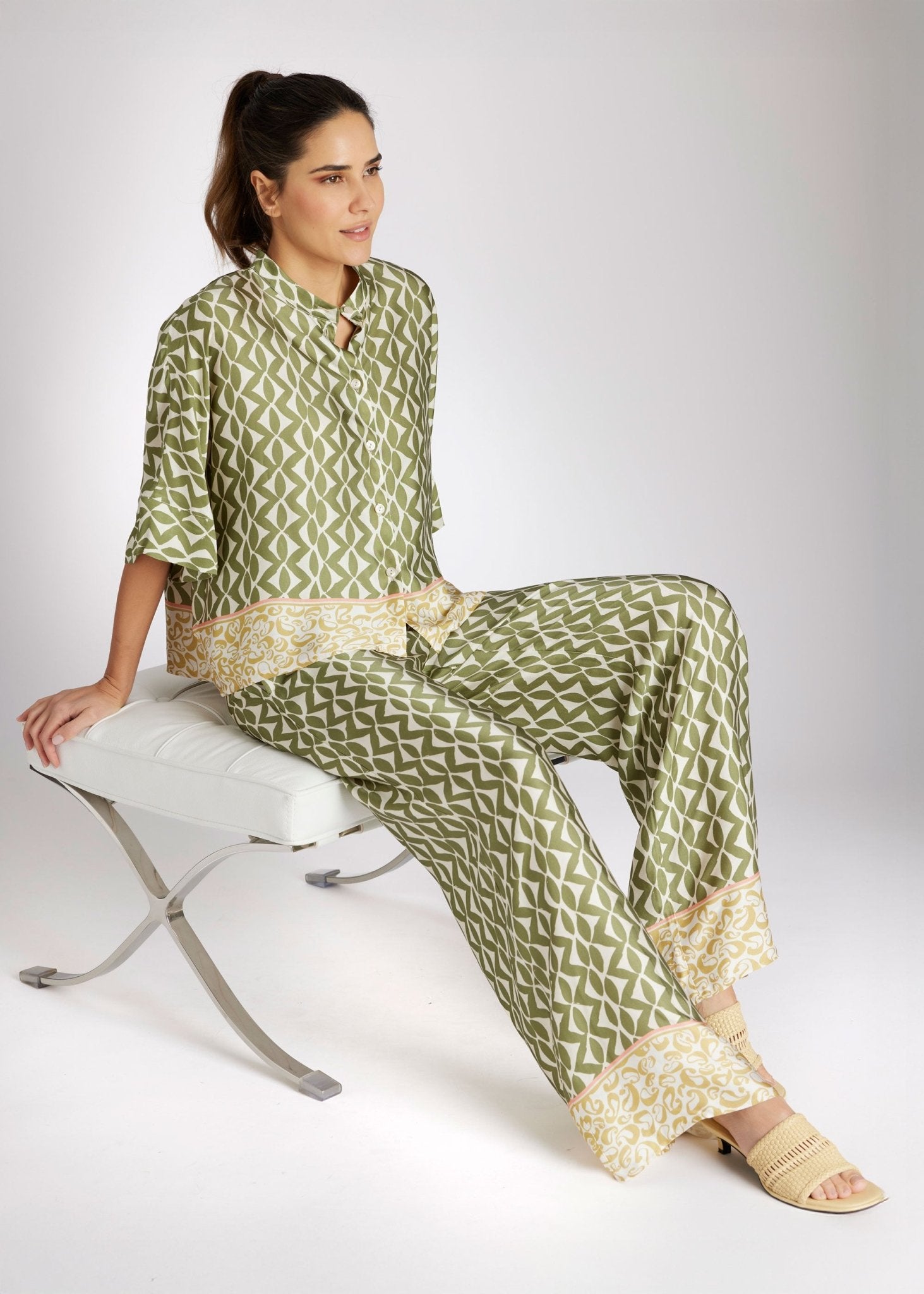 Coming Soon! Legere Bluse ZOTRINA aus Viskose mit Knopfleiste - FOX'S - Fashion