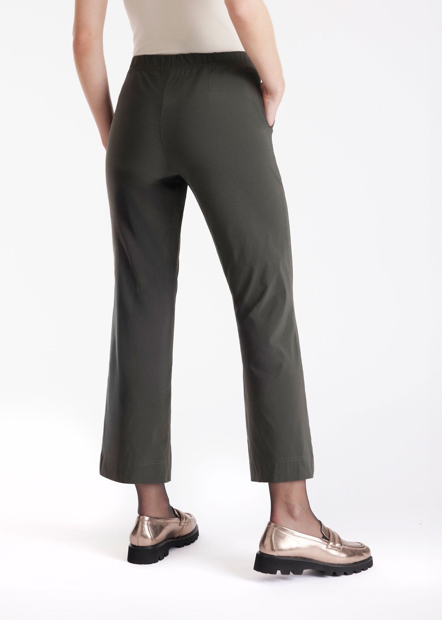 Hose JISTRA in 7/8-Länge mit geradem Bein und seitlichen Eingrifftaschen in Khakigrün