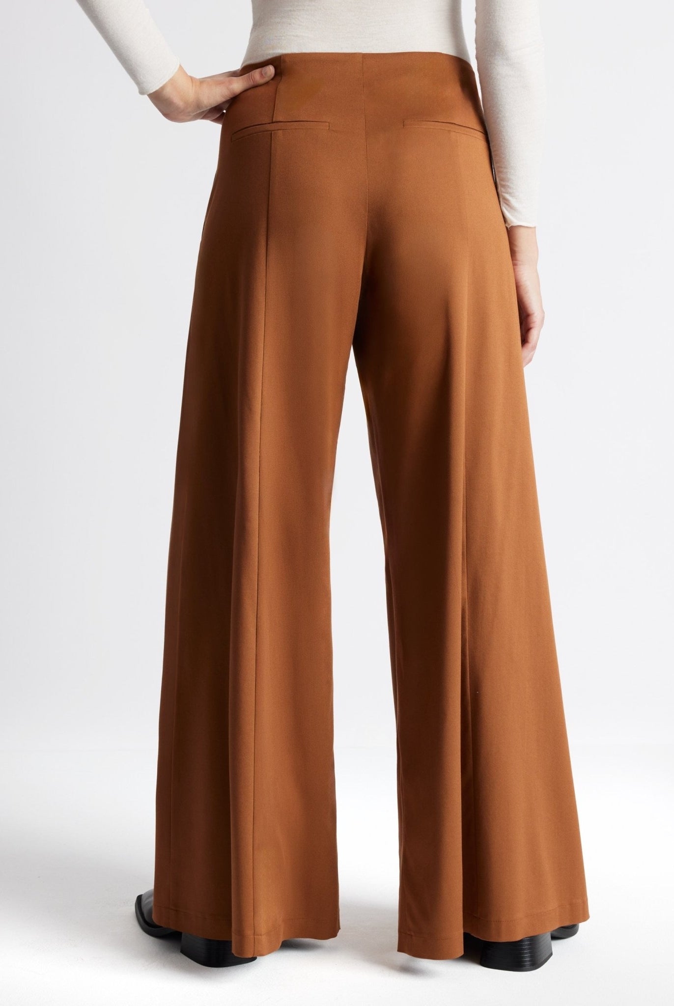 Hose QUKASEI aus glattem Viskosejersey mit weitem Bein - FOX'S-Fashion