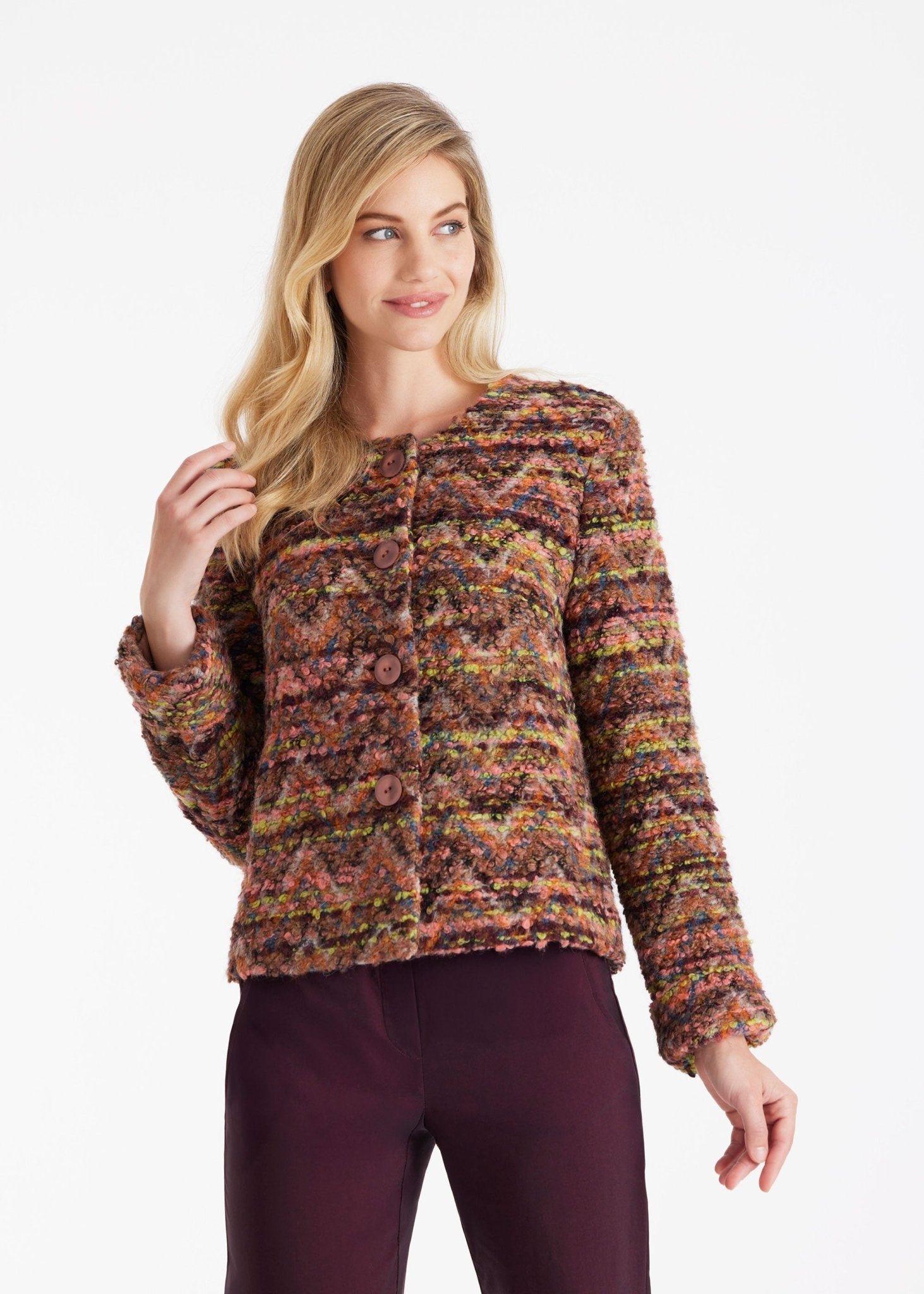 Kurze Jacke MYKINGA mit Rundhals, Knopfleiste und langen Armen in mehrfarbigem Bouclé in Pink und Grün