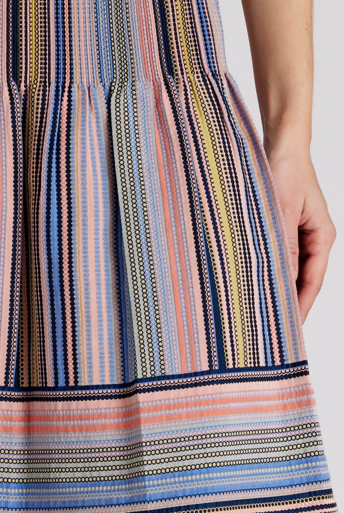 Kurzer One Size Rock LACROS-S mit Gummibund und Streifenmuster in Orange