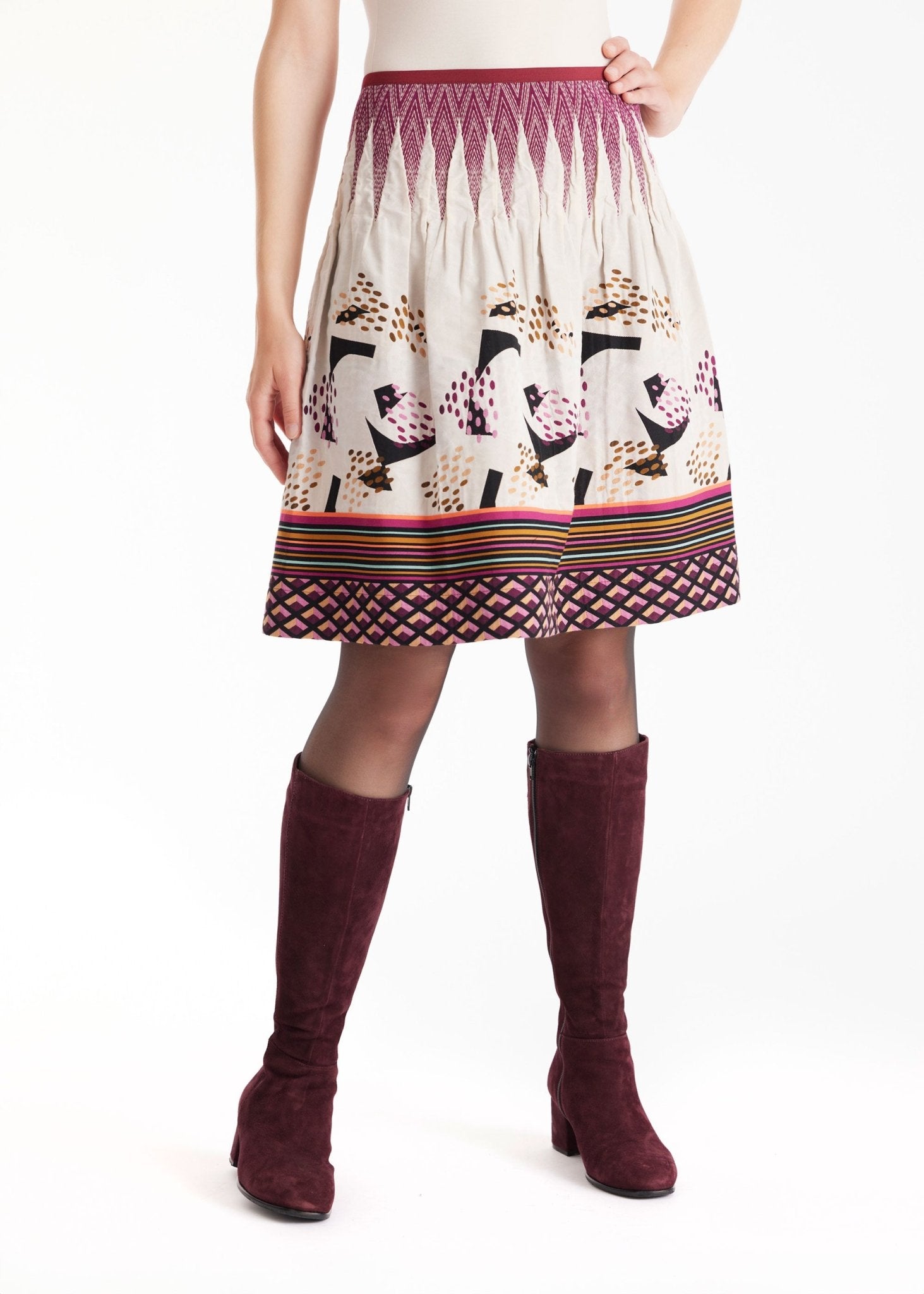 Kurzer Rock LACROS-W mit Gummibund und abstraktem Muster in Beige