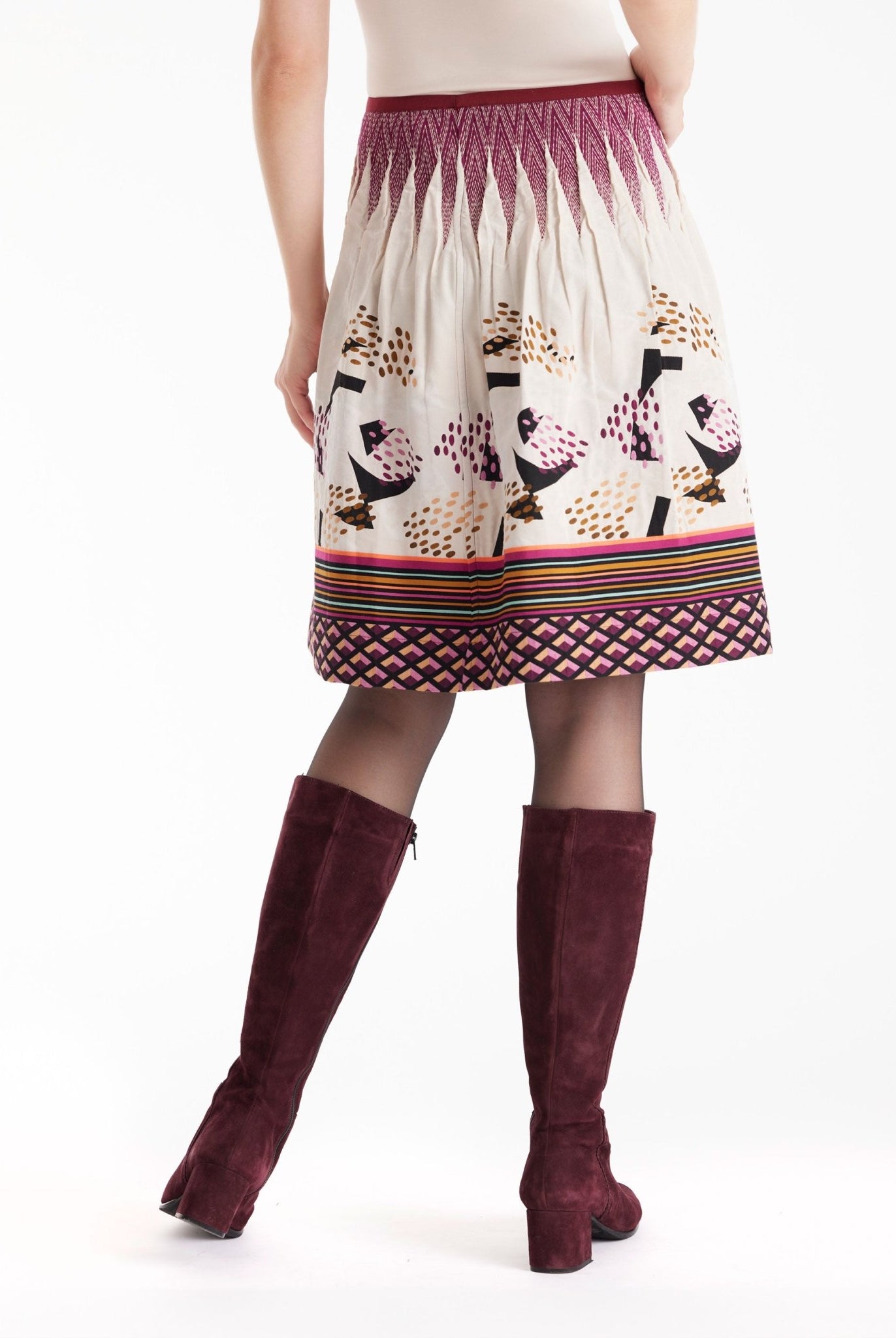 Kurzer Rock LACROS-W mit Gummibund und abstraktem Muster in Beige