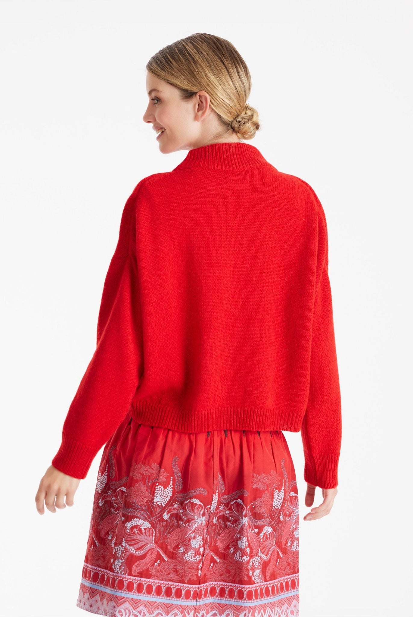 Kurzer Pullover PAROLY mit Stehkragen und langen Armen in Rot