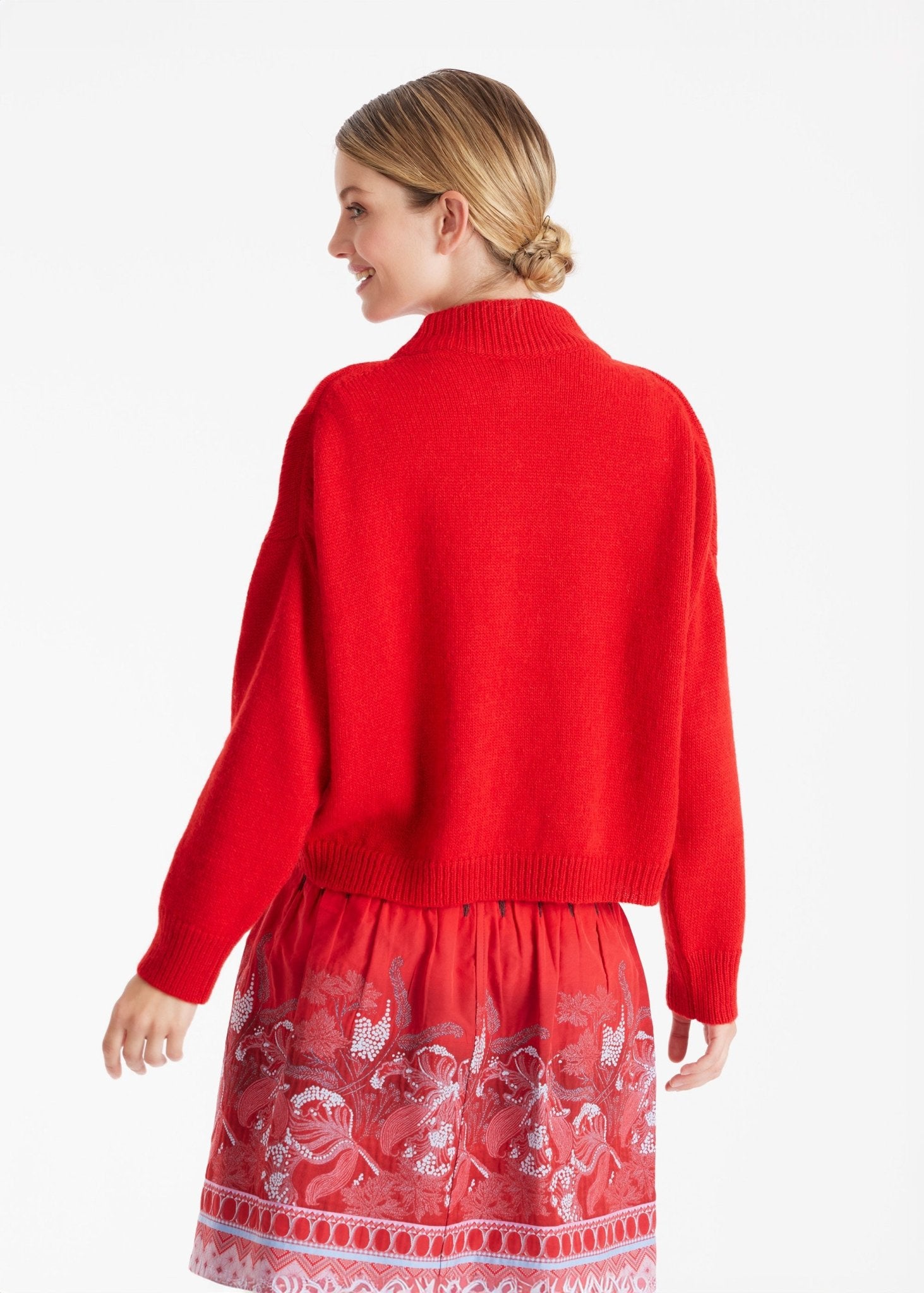 Kurzer Pullover PAROLY mit Stehkragen und langen Armen in Rot