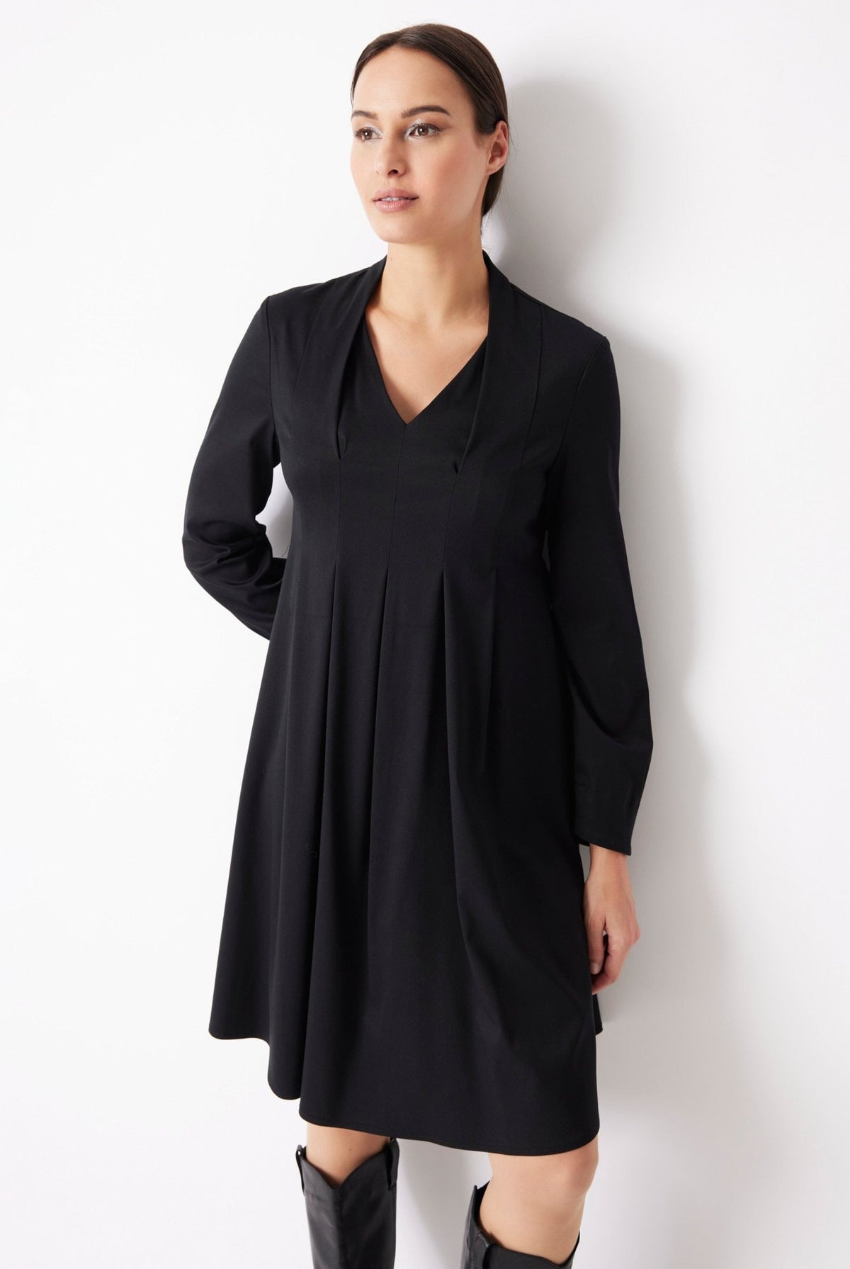 Kurzes Kleid QUENZYA aus glattem Viskosejersey in A-Linie - FOX'S-Fashion