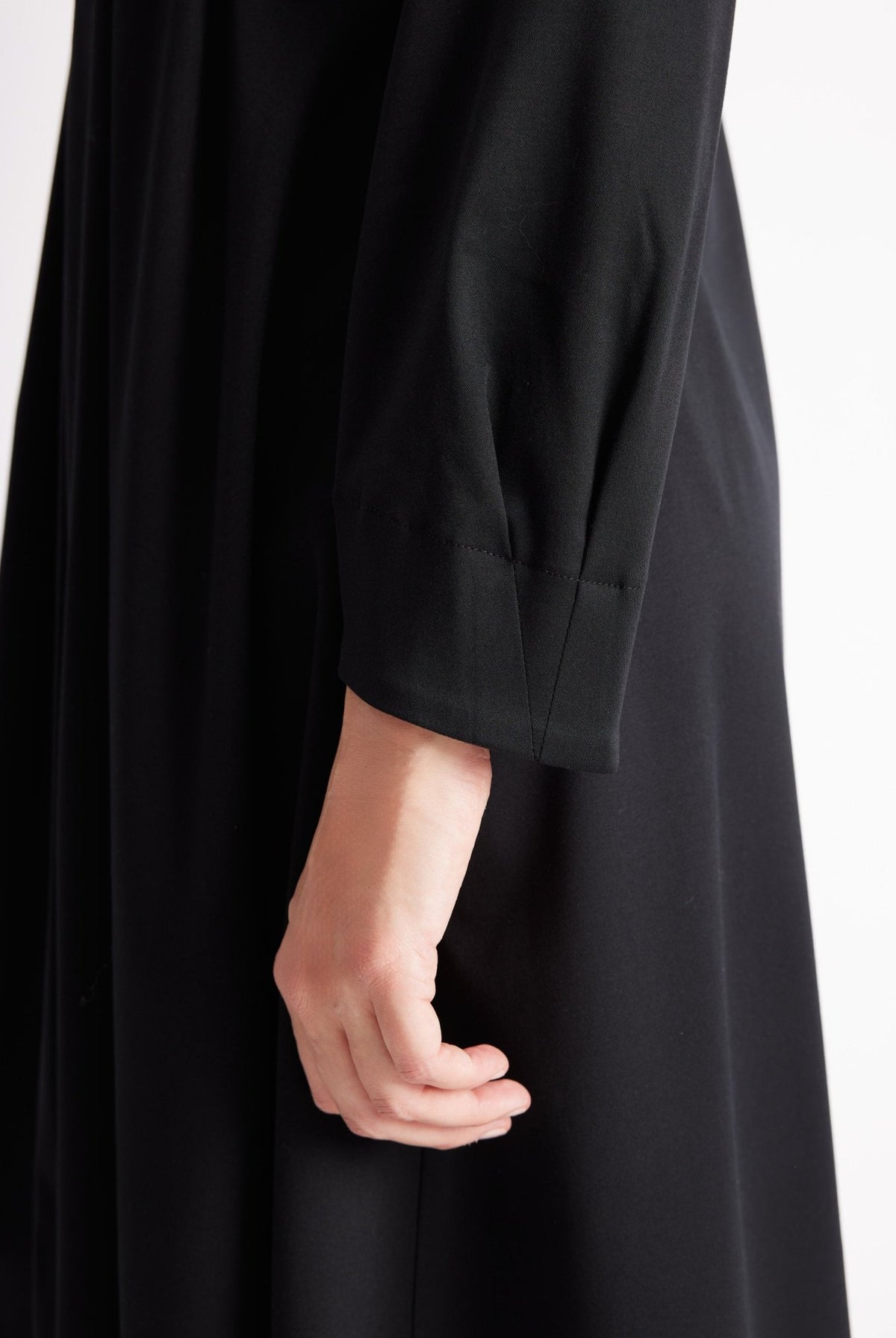 Kurzes Kleid QUENZYA aus glattem Viskosejersey in A-Linie - FOX'S-Fashion