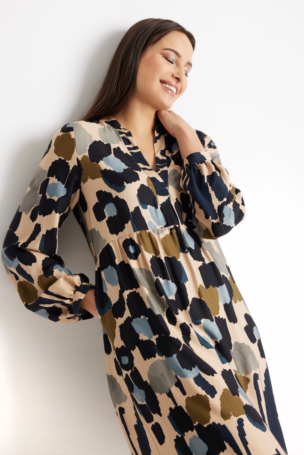 Kurzes Kleid VALUNA aus 100 % Viskose in leichter A-Linie - FOX'S-Fashion