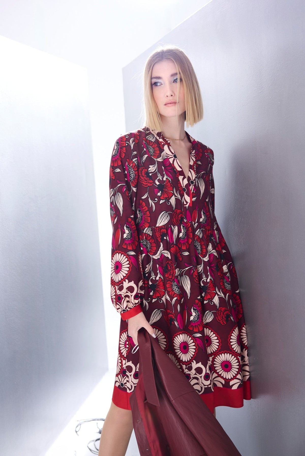 Kurzes Kleid VALUNA aus 100 % Viskose in leichter A-Linie - FOX'S-Fashion