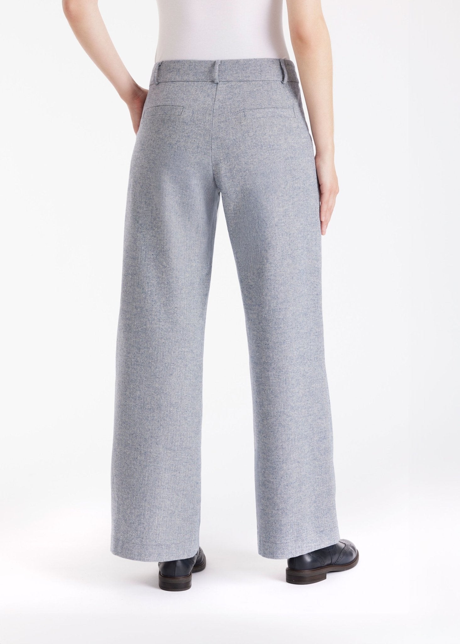 Hose YOTUKA mit geradem Bein und Eingrifftaschen in Blau