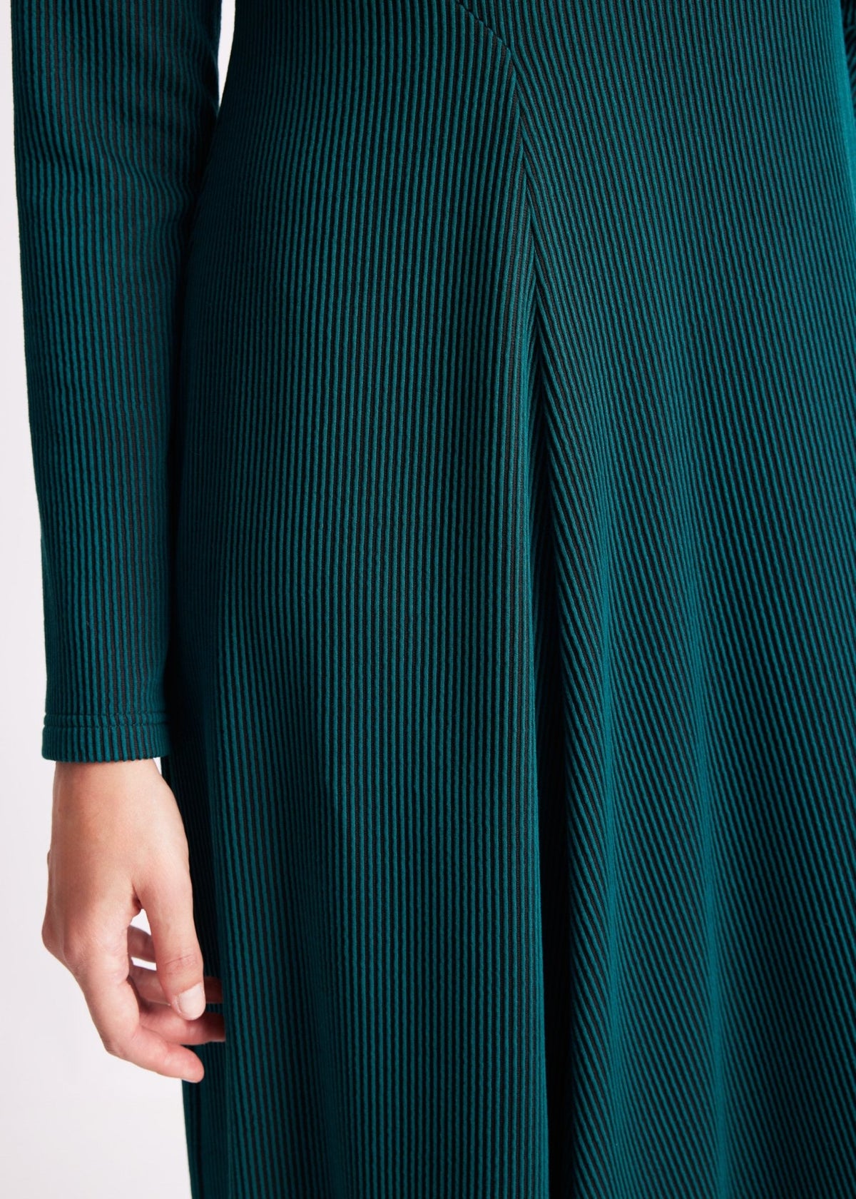Langes Kleid PETRONO aus fein geripptem Viskose-Mix in A-Linie - FOX'S-Fashion