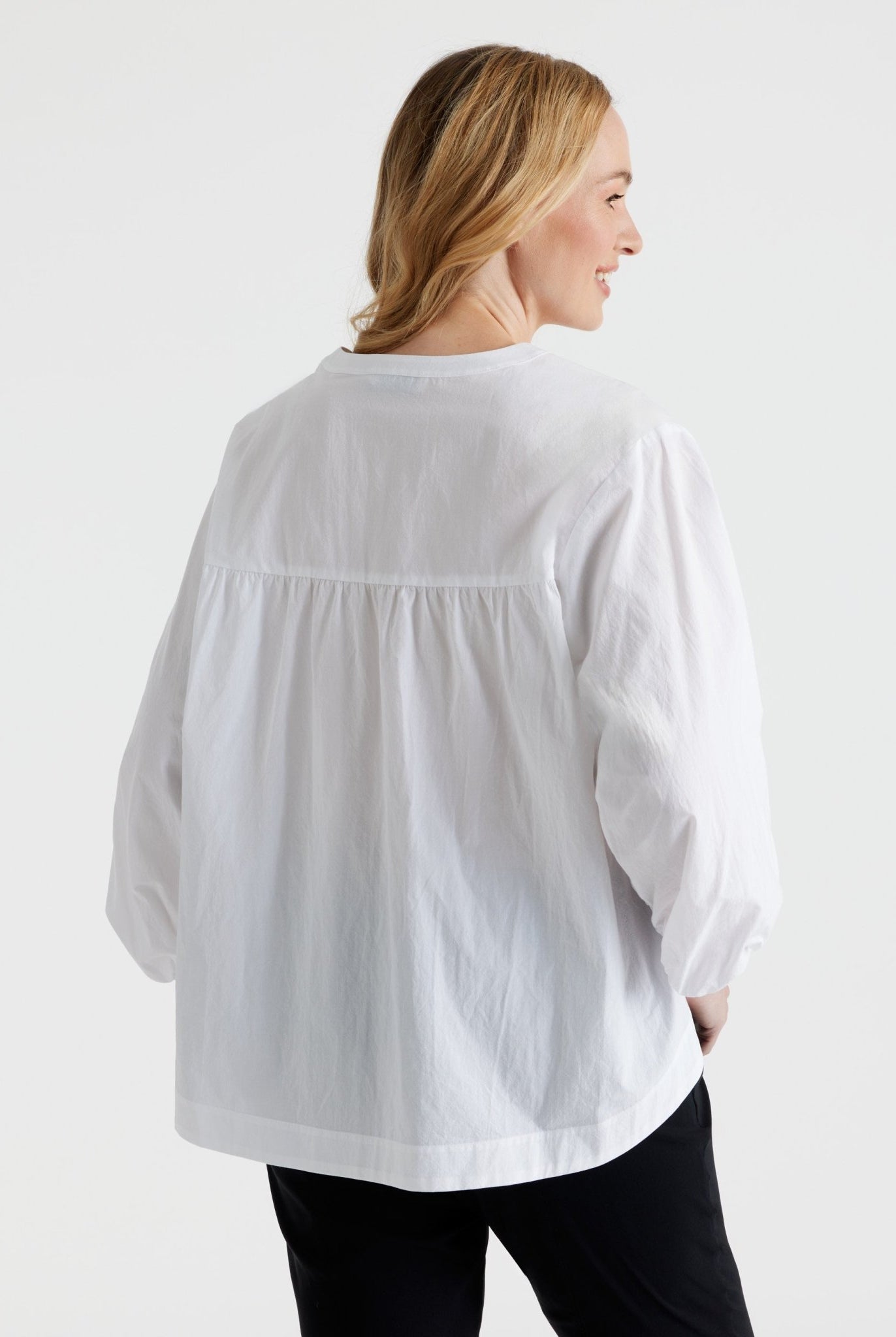 Legere Bluse BLOMBERGA aus 100 % Baumwolle - FOX'S - Fashion