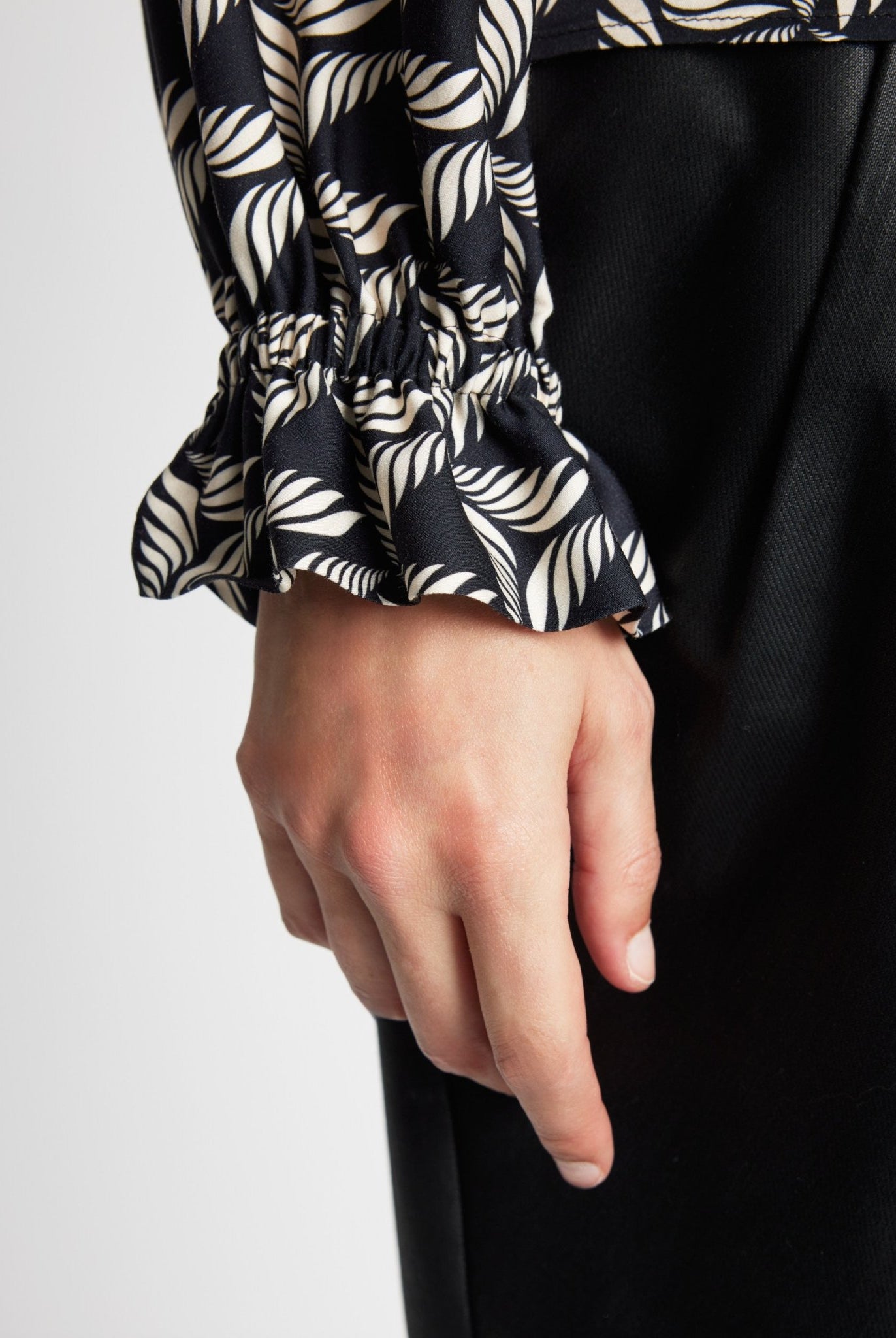 Legere Bluse VALYRA aus 100 % Viskose - FOX'S-Fashion
