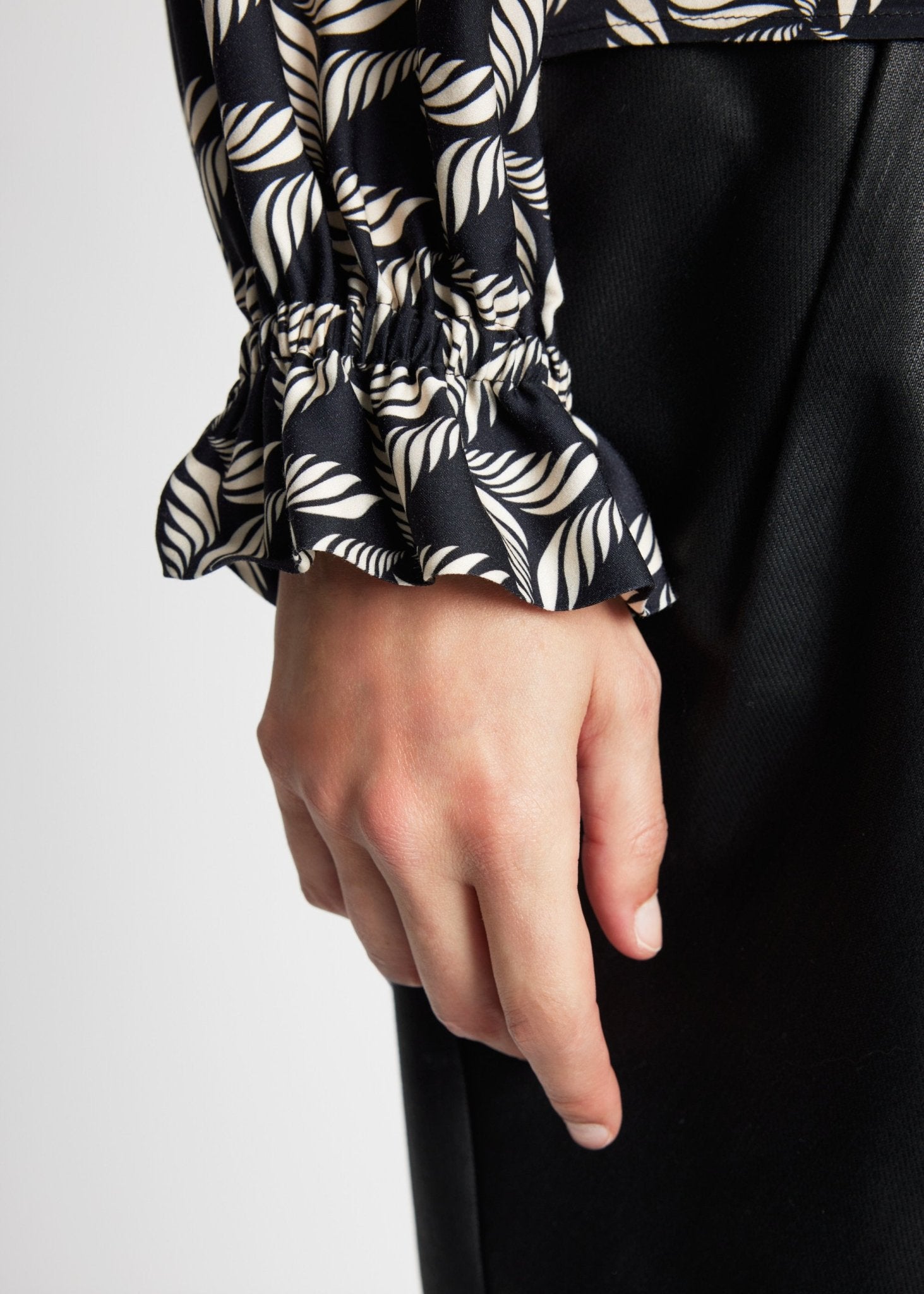 Legere Bluse VALYRA aus 100 % Viskose - FOX'S-Fashion