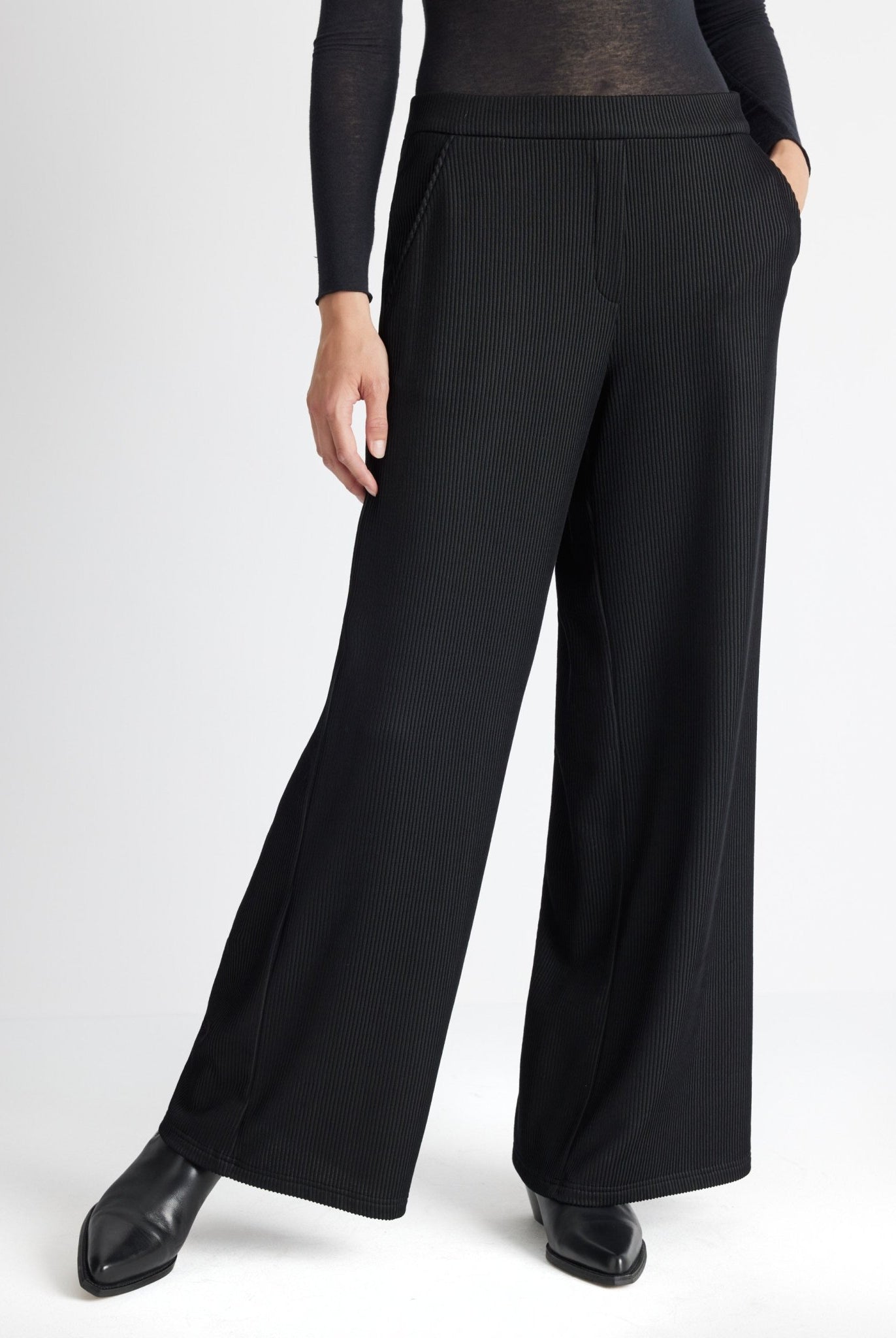 Legere Hose PYPANTA aus fein geripptem Viskose-Mix - FOX'S-Fashion