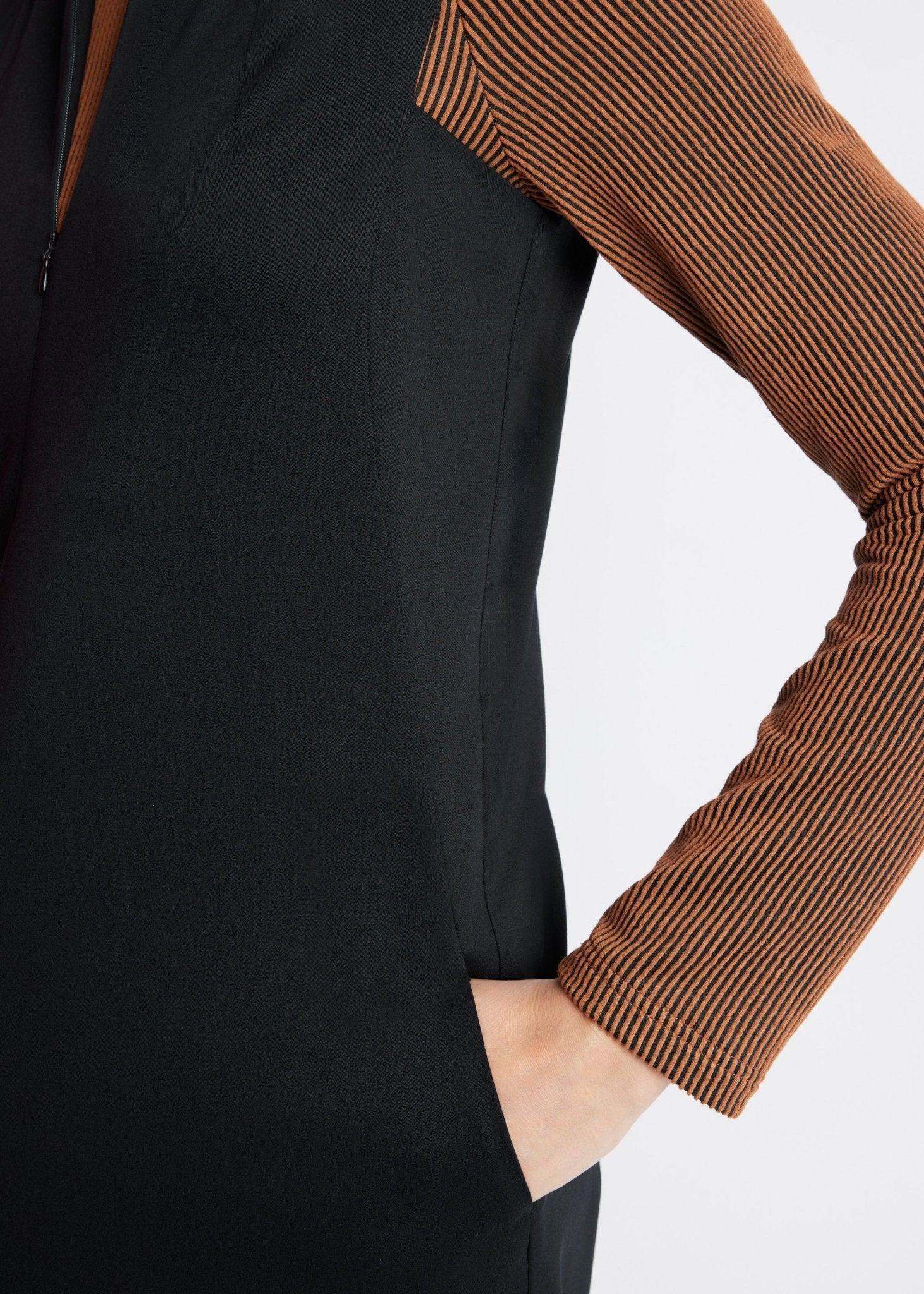 Legerer Jumpsuit QUMSUI aus glattem Viskosejersey - FOX'S-Fashion