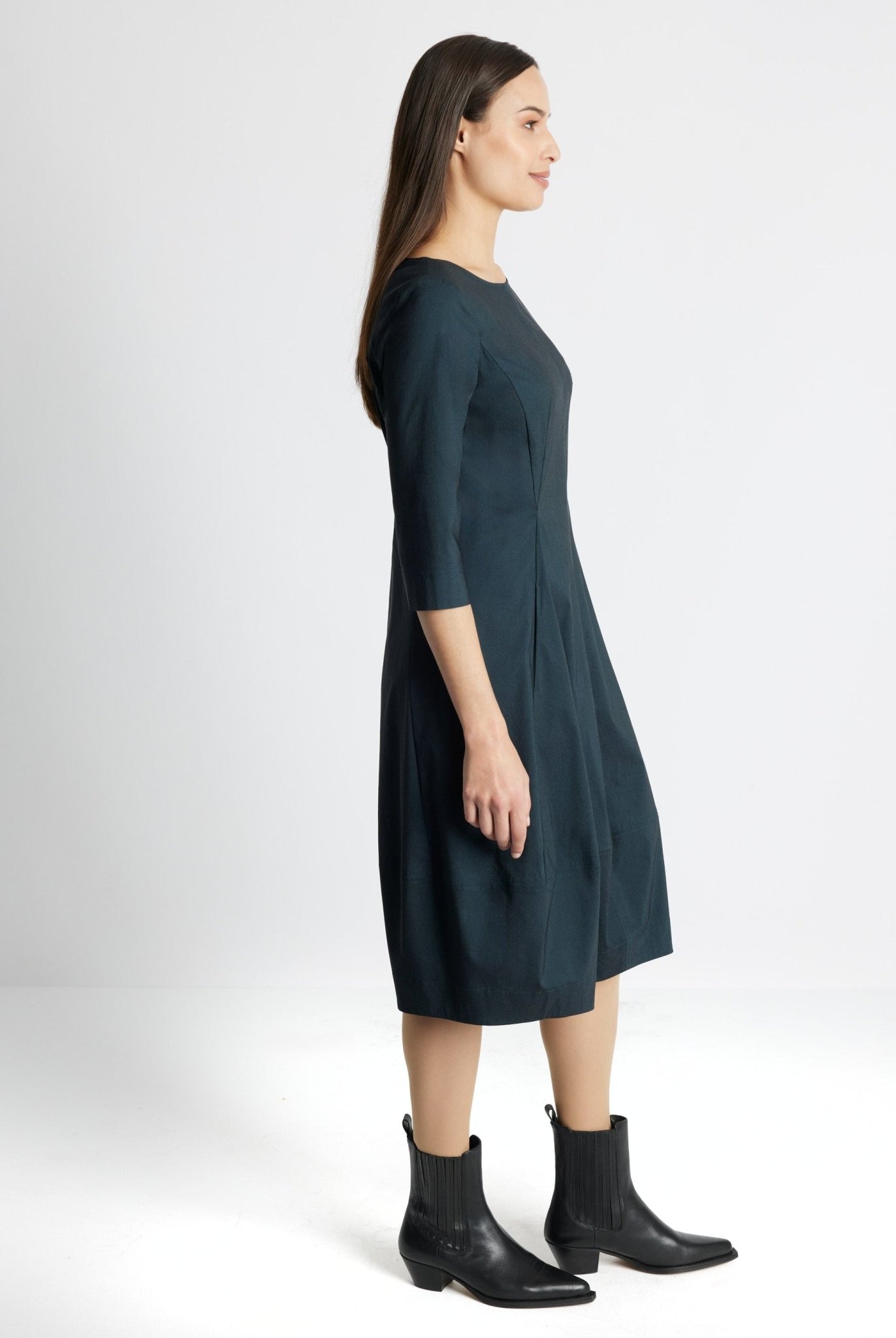 Midi-Kleid JAROBO aus Viskose-Mix mit leichter O-Form - FOX'S-Fashion