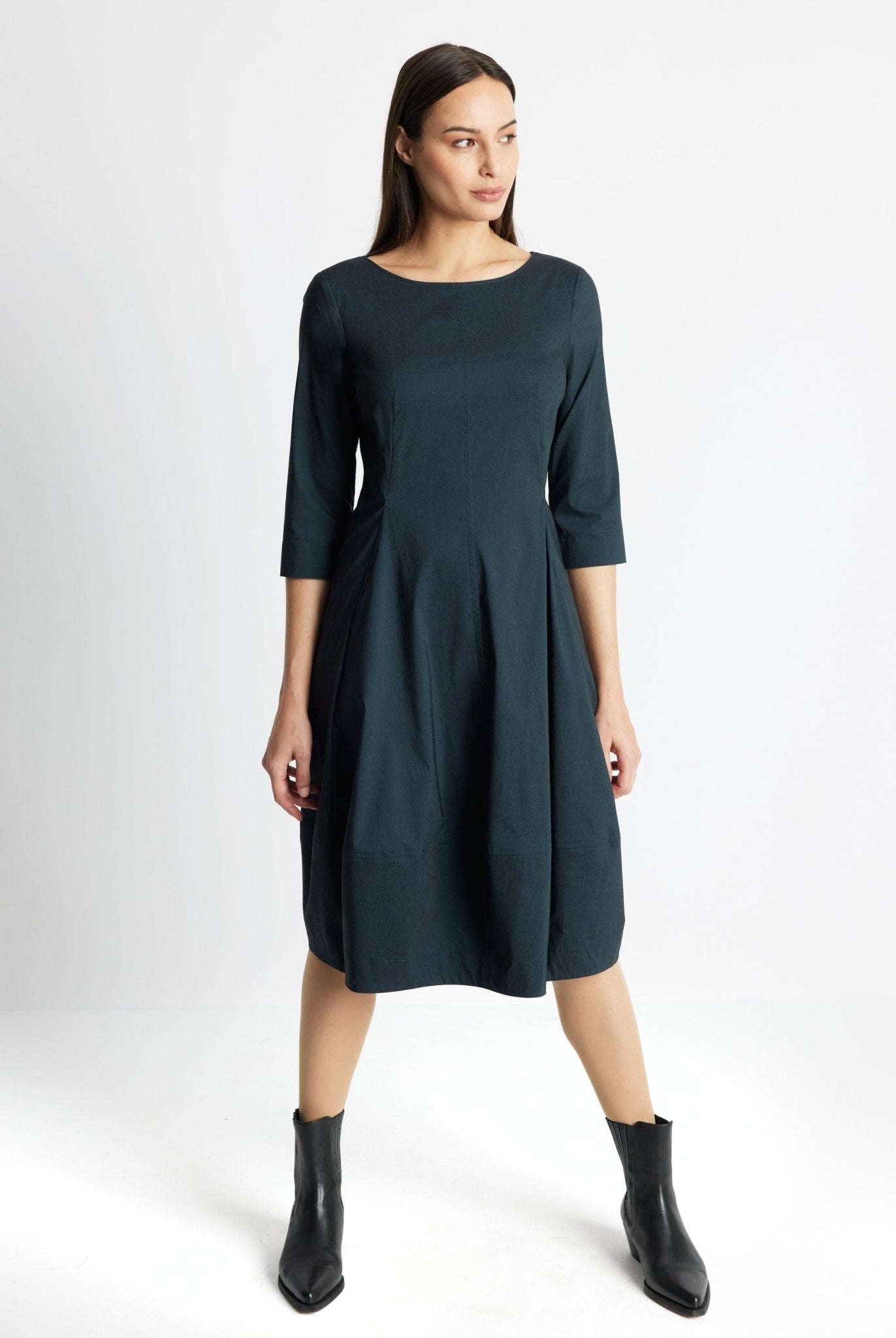 Midi-Kleid JAROBO aus Viskose-Mix mit leichter O-Form - FOX'S-Fashion