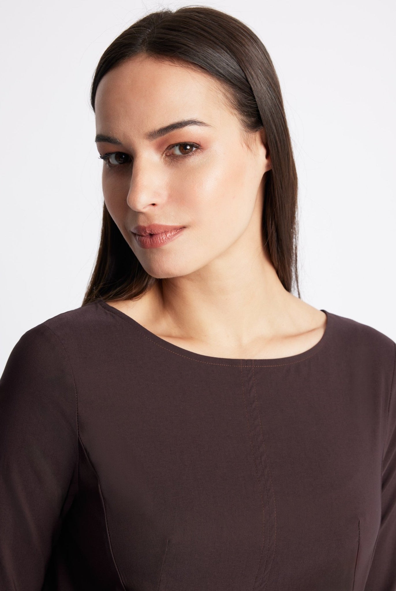 Midi-Kleid JAROBO aus Viskose-Mix mit leichter O-Form - FOX'S-Fashion