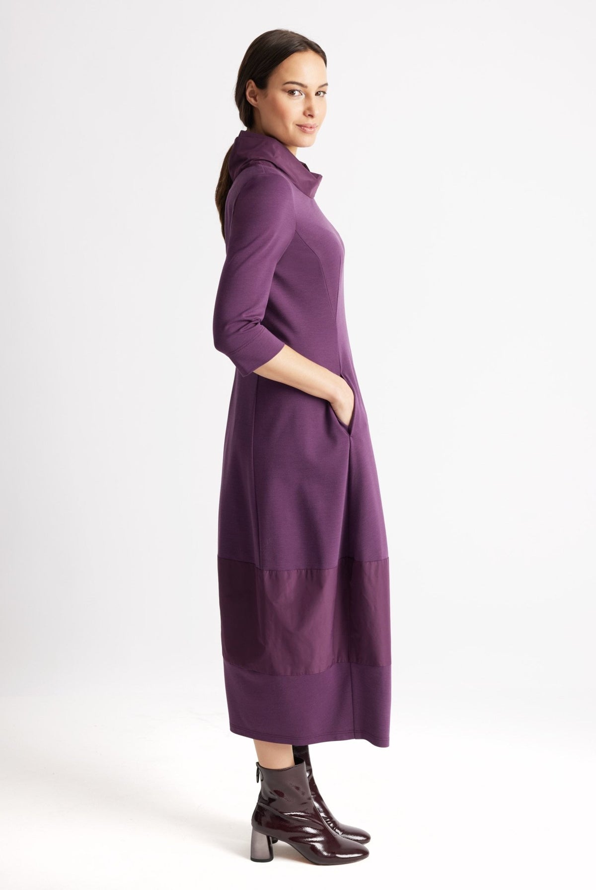 Midi-Kleid SIROBO im Patch aus Viskosejersey und Taft mit O-Form - FOX'S-Fashion