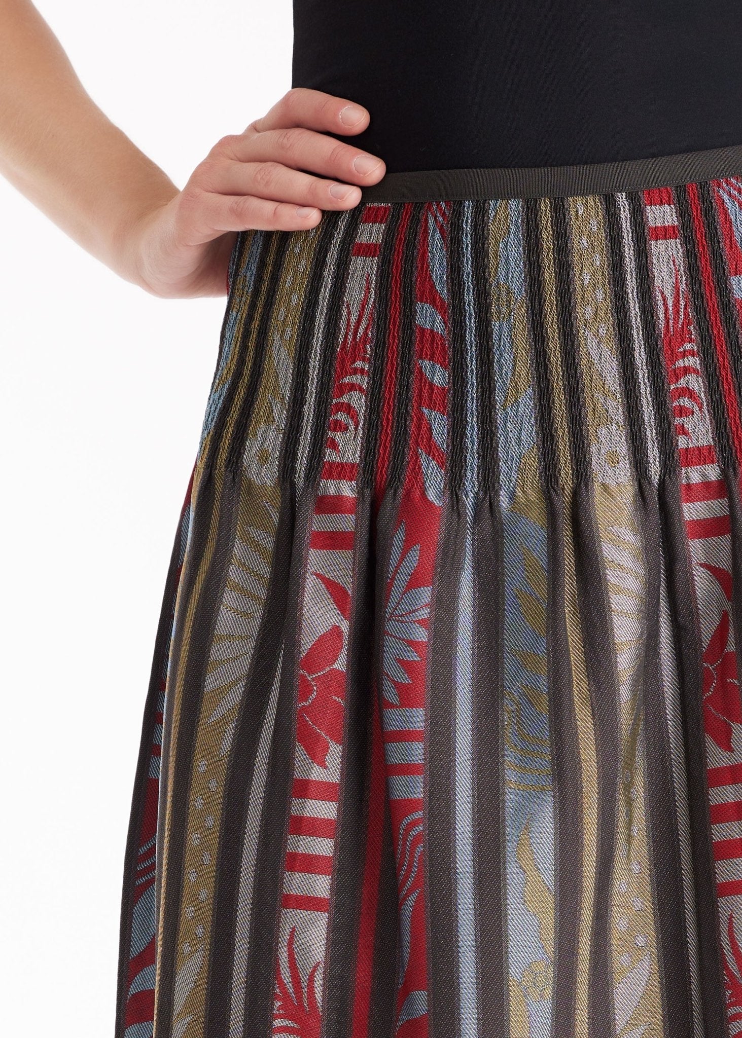 Rock LAFOLKORO in Midi-Länge mit Falten und floralem Streifenmuster in Rot und Schwarz