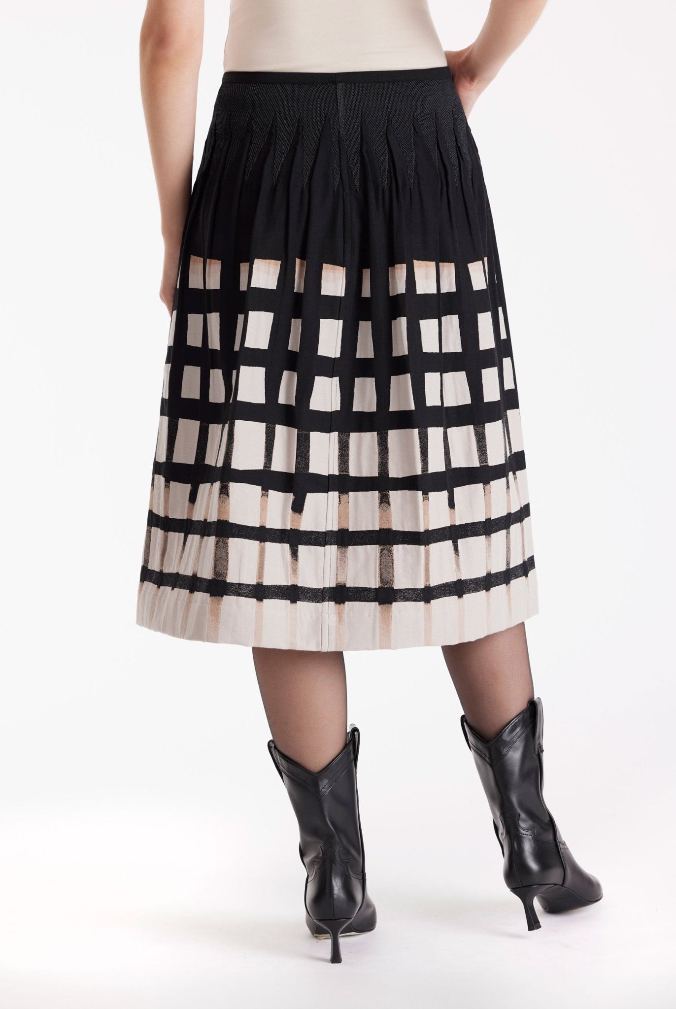Ausgestellter Rock LONGERO-W in Midi-Länge mit Gummibund und Karomuster in Schwarz und Weiß