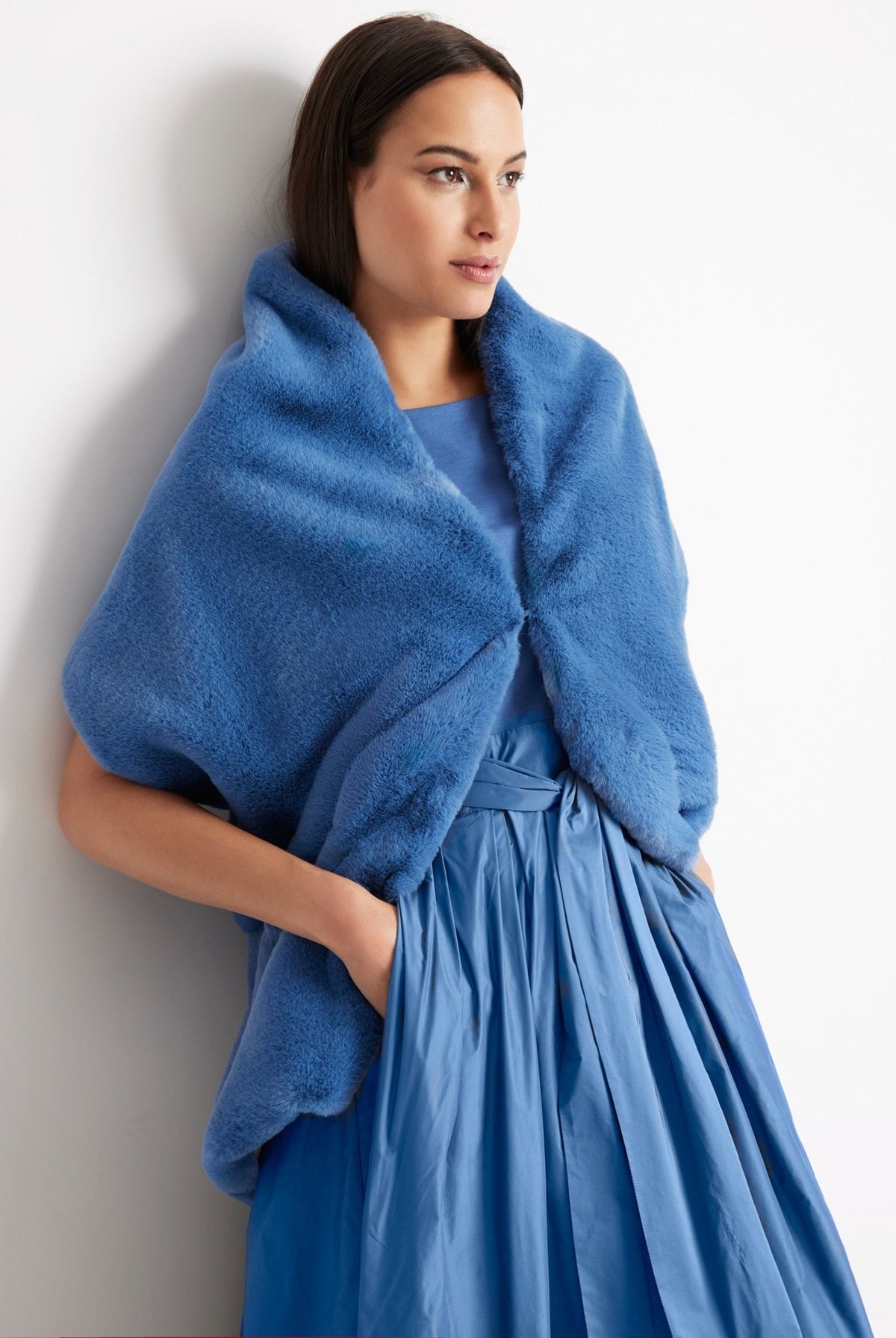 Rechteckige Stola TESTOLA aus Kunstfell - FOX'S-Fashion
