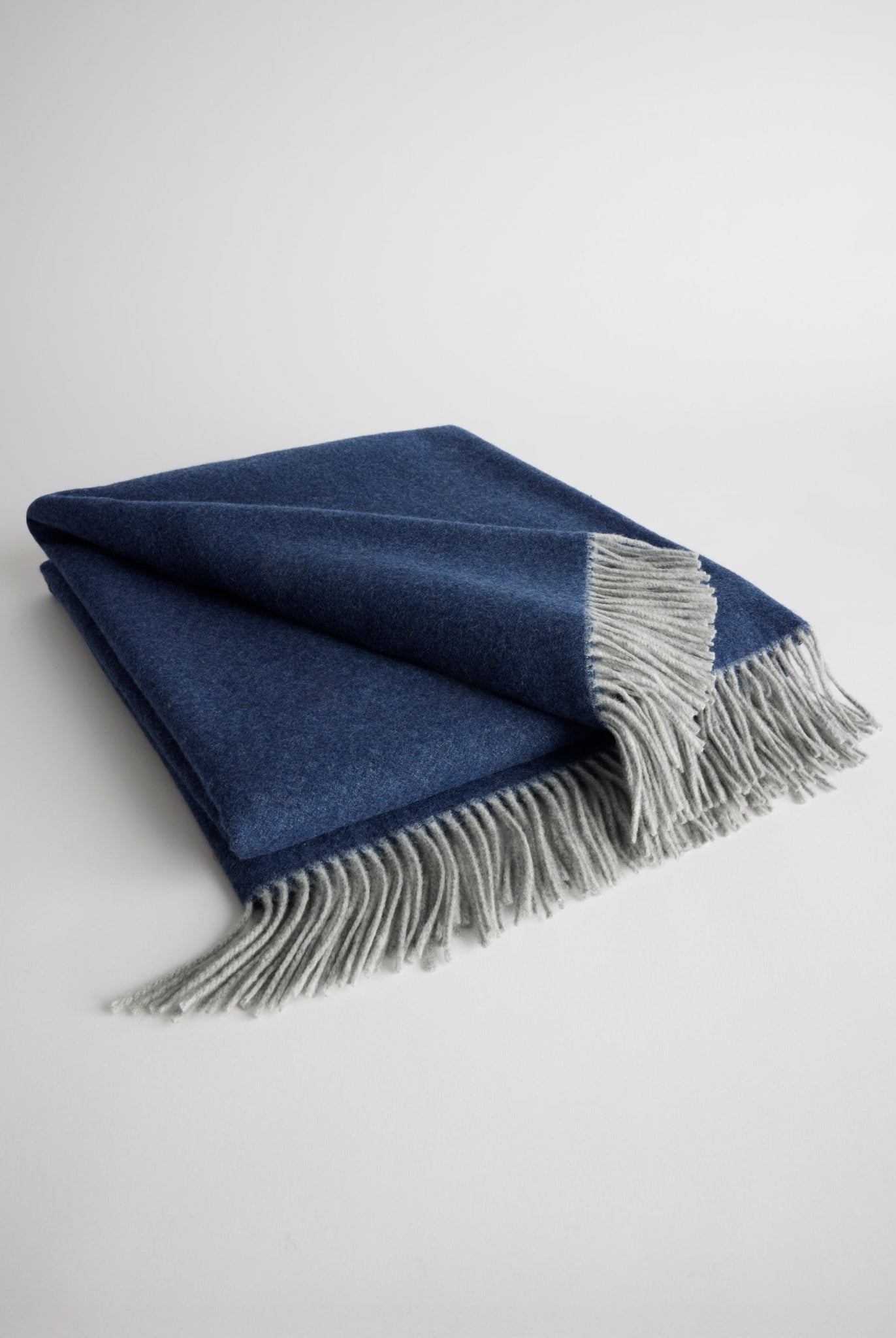 Weiche Decke LANA aus extrafeiner Schurwolle in Doubleface - Machart - FOX'S - Fashion