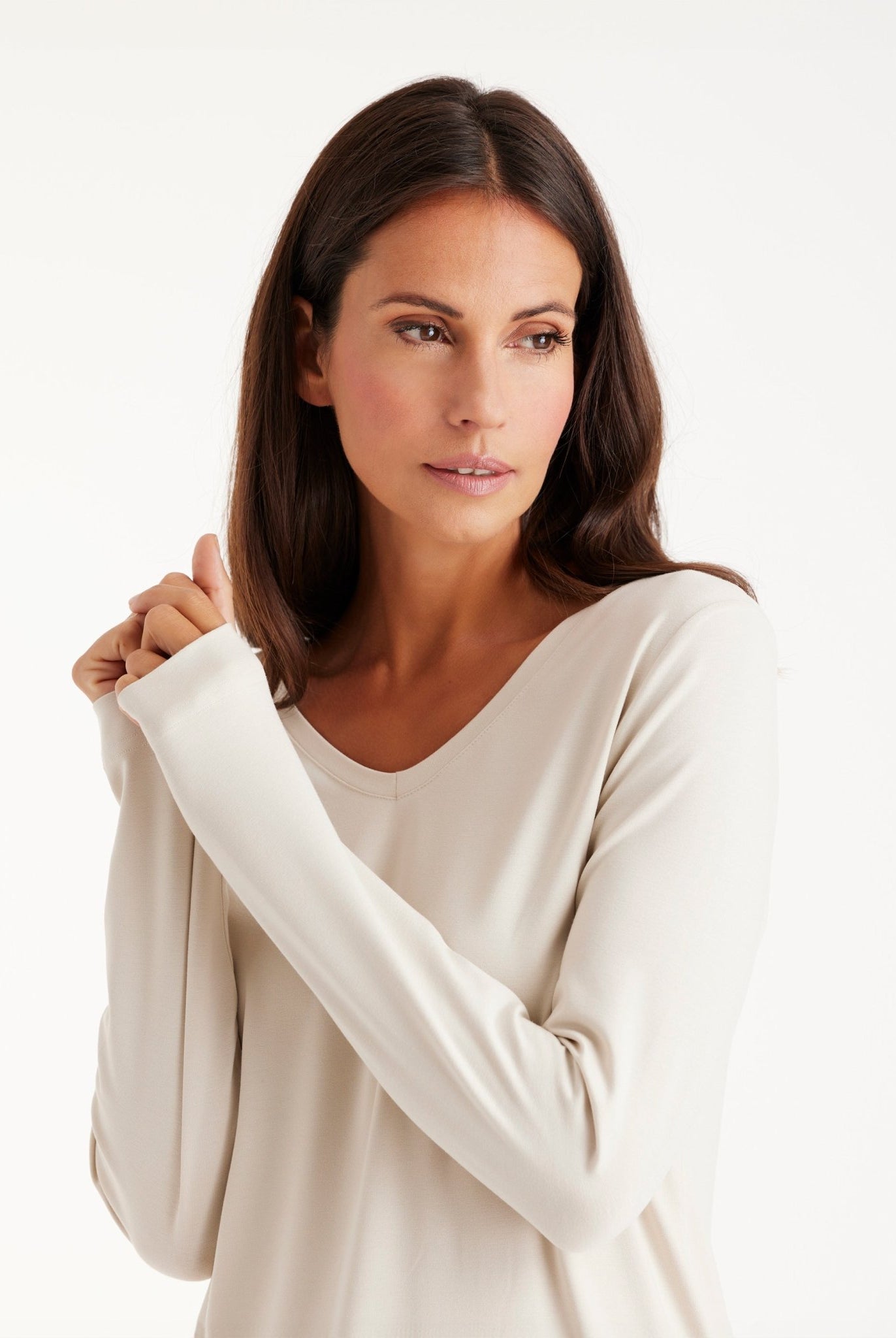 Langarm Shirt CLIVONITA mit Rundhals und V-Ausschnitt in Beige