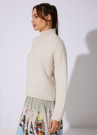 Legerer Strickpullover DEROLY mit hohem Kragen und langen Ärmeln in Beige