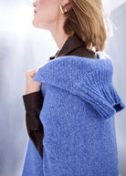 Legerer Strickpullover DEROLY mit hohem Kragen und langen Ärmeln in Hellblau