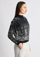 Gerader Strickpullover DARIBO mit hohem Kragen, langen Ärmeln und gelbem Muster