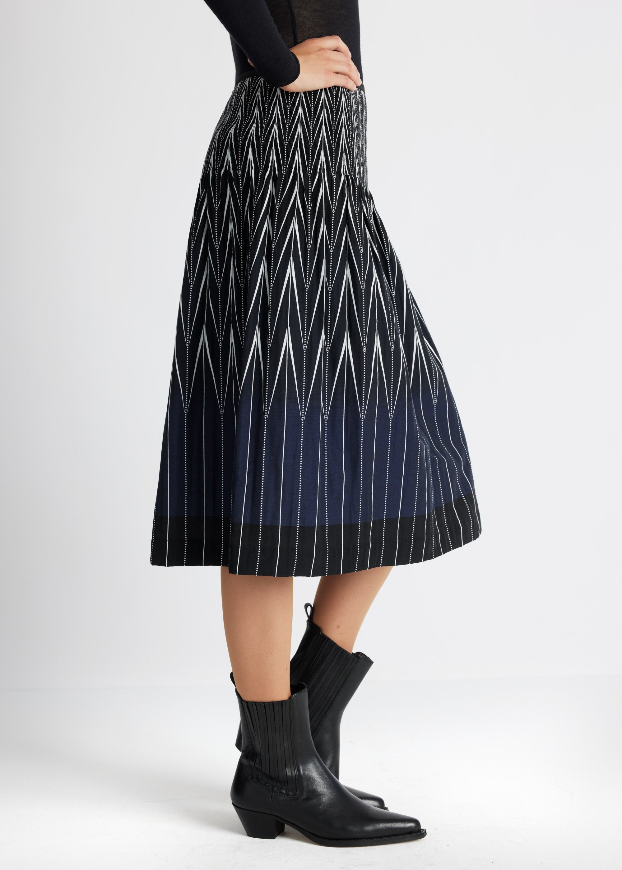 One Size Rock LONGERO-W in Midi-Länge mit Gummibund und Muster in Schwarz