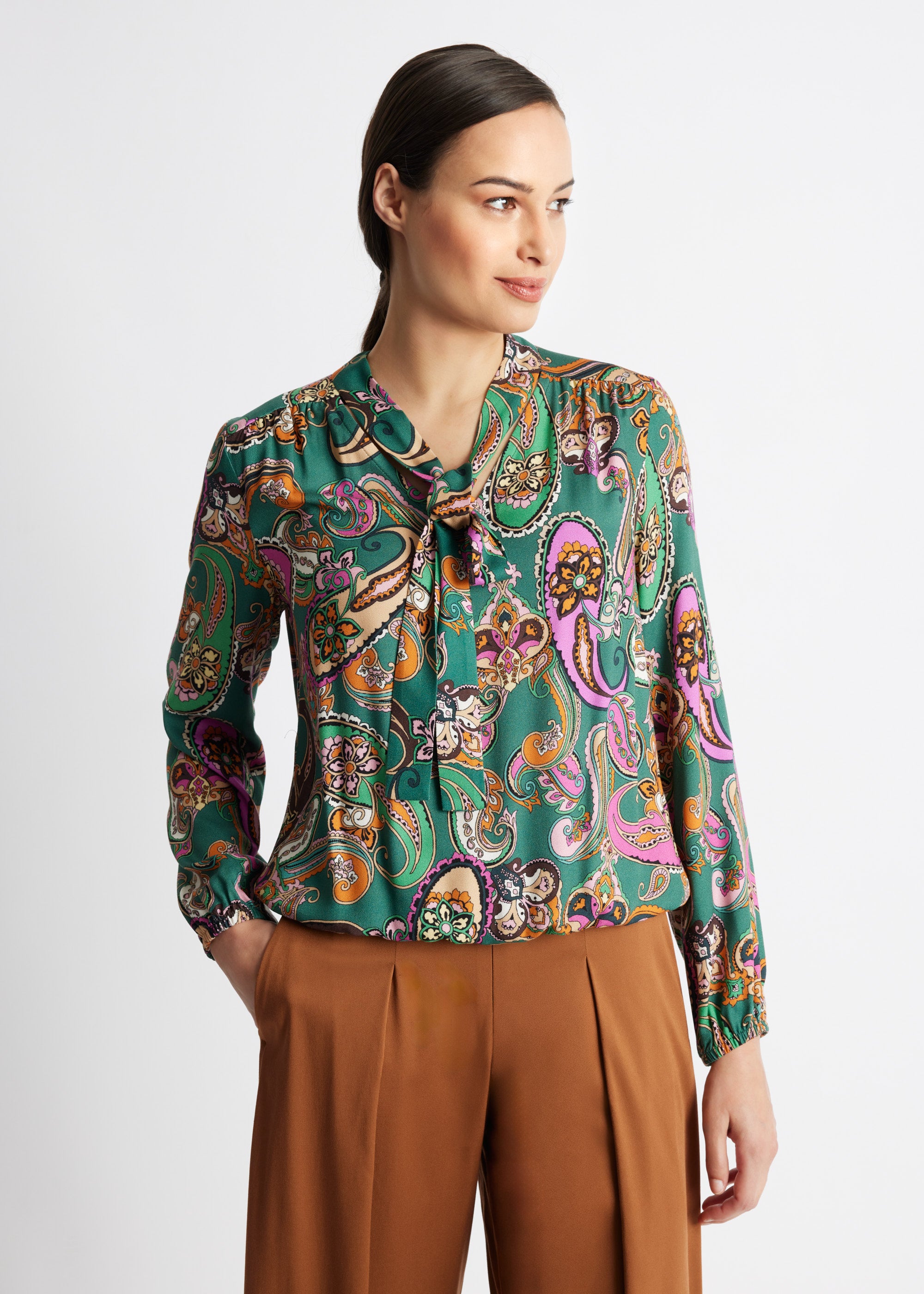 Legere Bluse VYBLUSA mit V-Ausschnitt, Bindedetail, elastischen Bündchen, langen Ärmeln und Muster in Grün