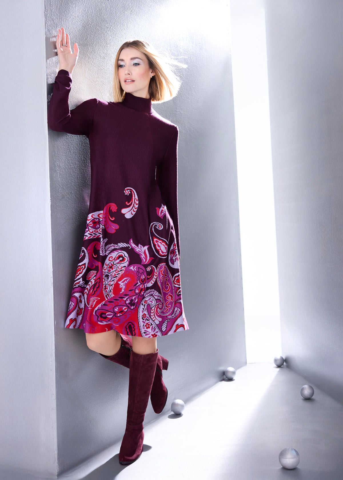 Midi-Kleid YIQUINA in A-Linie mit Stehkragen, Reißverschluss hinten, langen Ärmeln und Muster in Lila