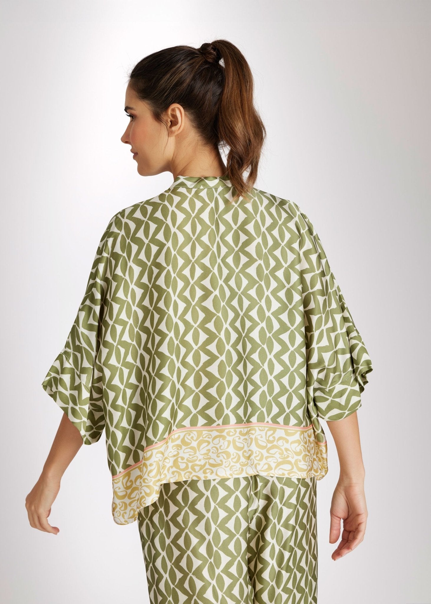 Coming Soon! Legere Bluse ZOTRINA aus Viskose mit Knopfleiste  - FOX'S - Fashion