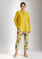 Lange Bluse BABLO mit durchgehender Knopfleiste, langen Ärmeln und kleinem Stehkragen in Gelb