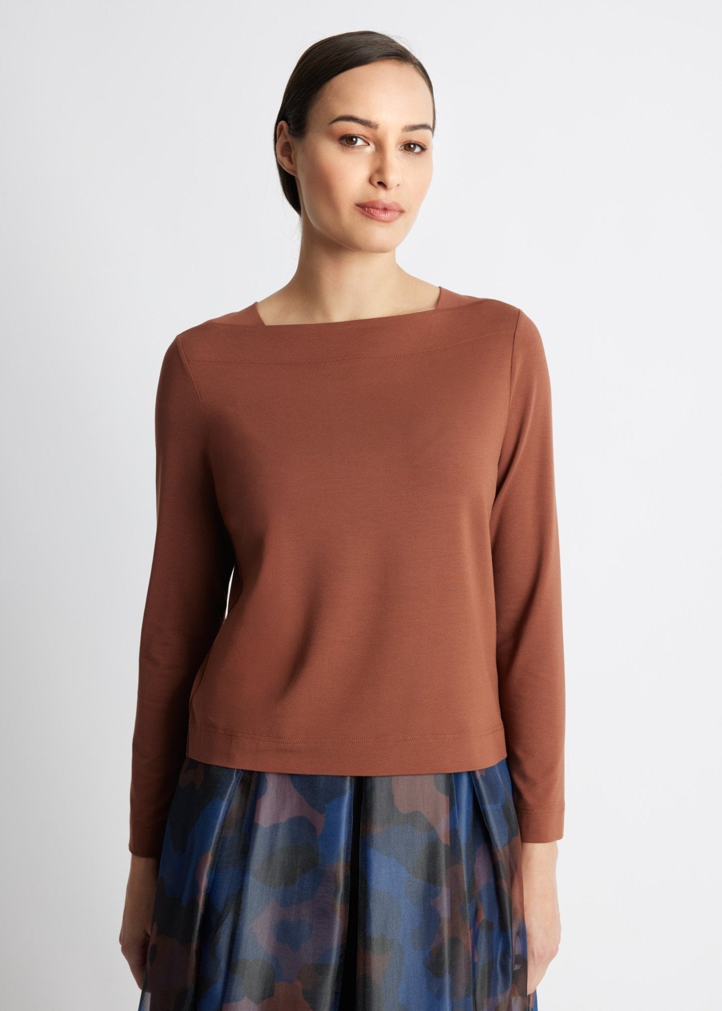 Gerades Shirt CESONTA aus softem Viskosejersey - FOX'S-Fashion