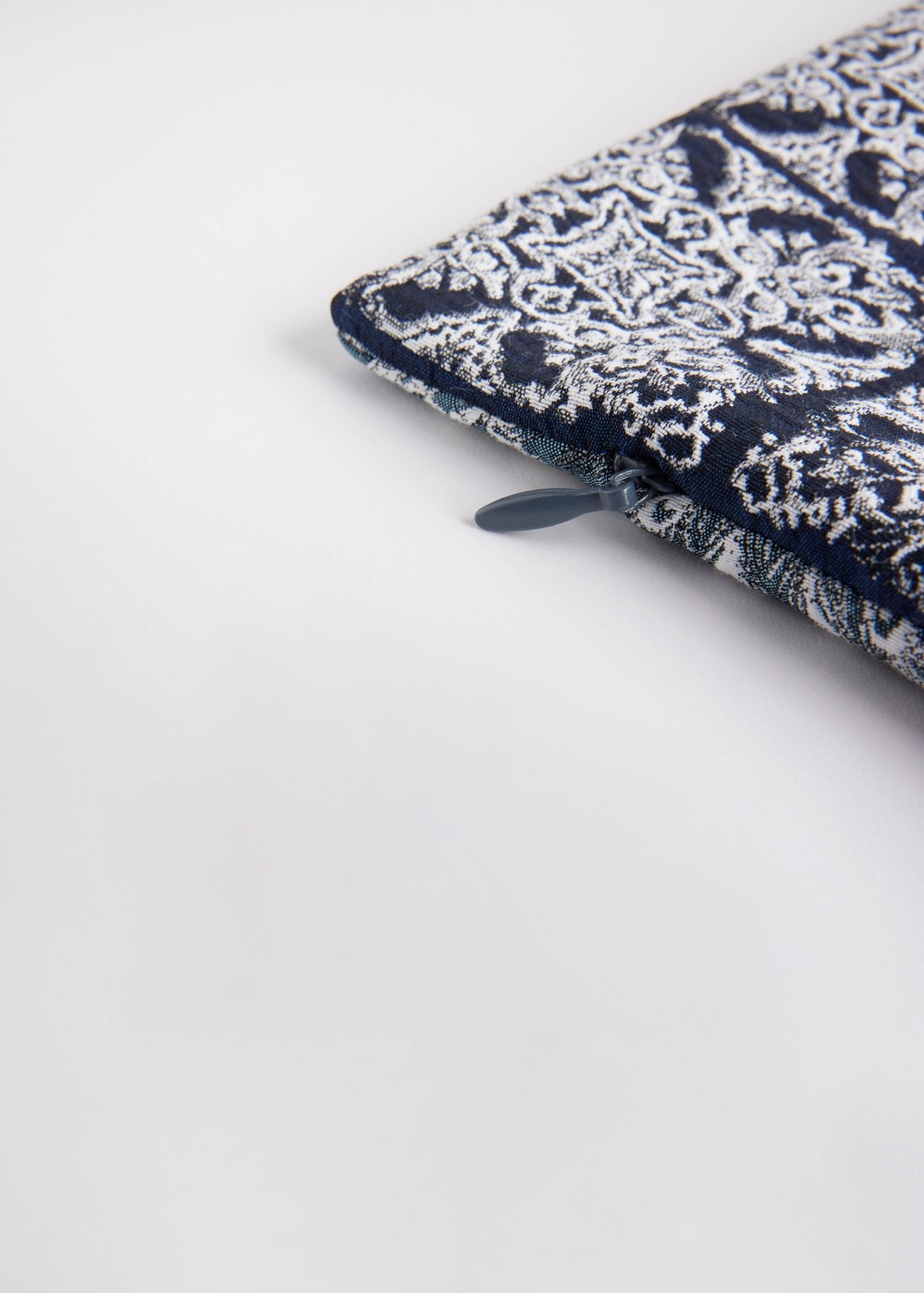 Gewebte Dekokissenhülle EVELIN in edlem Jacquard aus Baumwoll - Viskose - Mix - FOX'S - Fashion