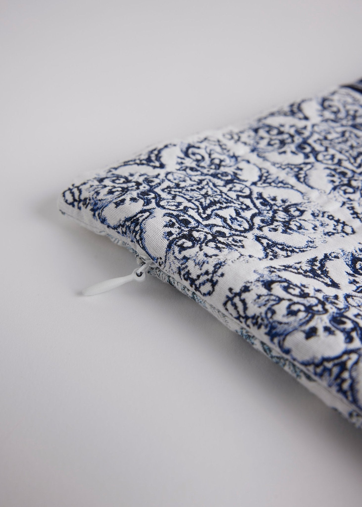 Gewebte Dekokissenhülle EVELIN in edlem Jacquard aus Baumwoll - Viskose - Mix - FOX'S - Fashion