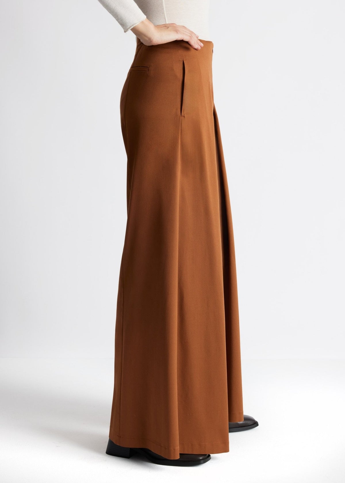Hose QUKASEI aus glattem Viskosejersey mit weitem Bein - FOX'S-Fashion