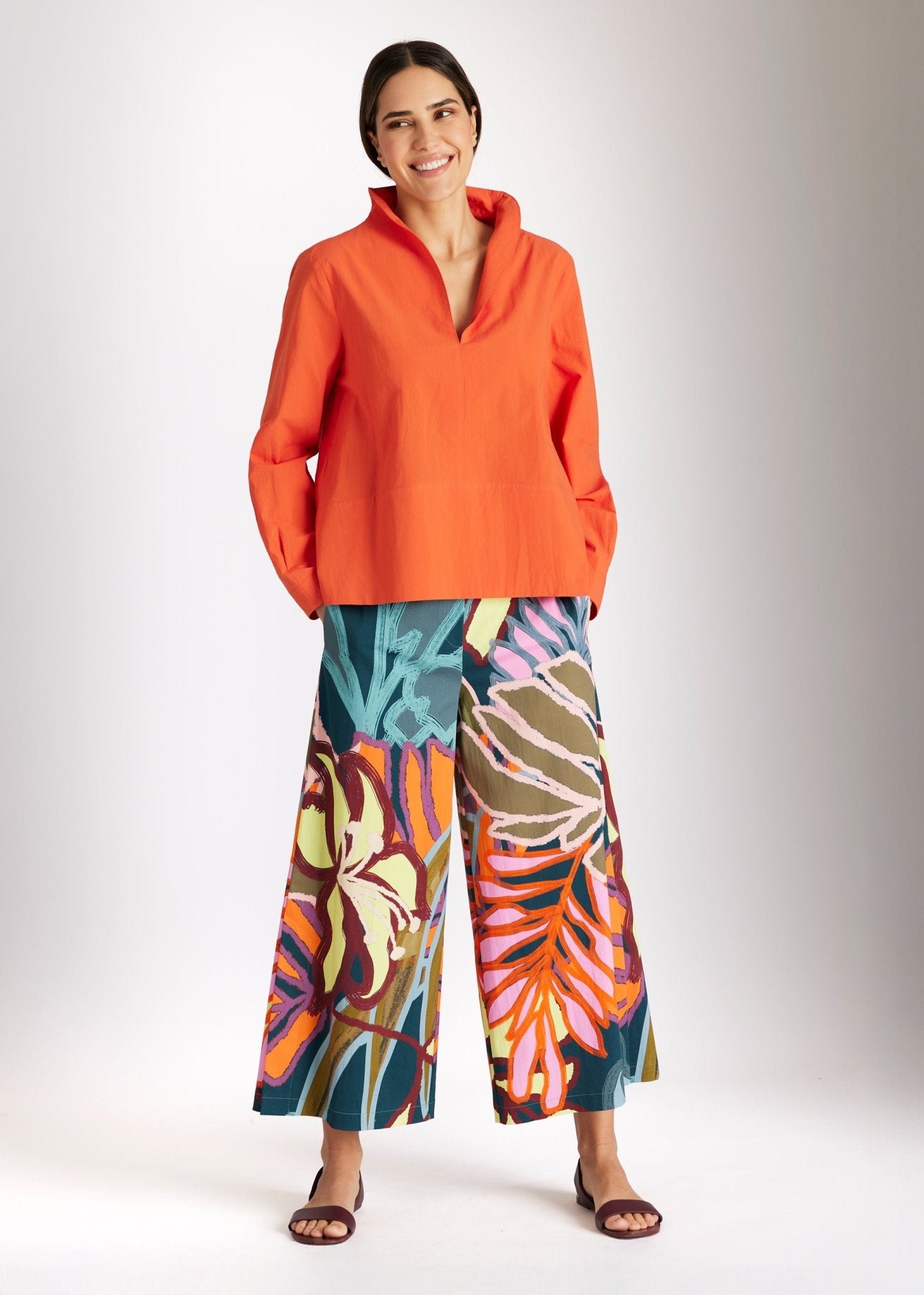 Bluse BLYZANTIS mit Kelchkragen, langen Ärmeln und kastiger Form in Orange