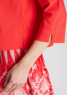 Bluse BUSHAKTY mit V-Ausschnitt und 3/4-Ärmeln und kastiger Form in Rot  