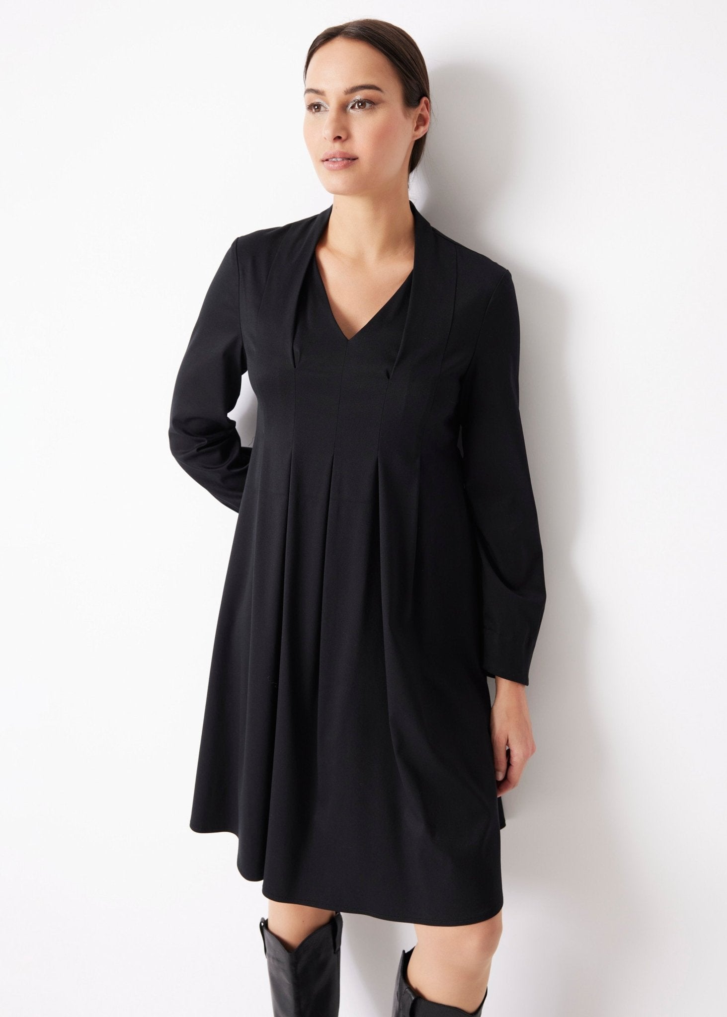 Kurzes Kleid QUENZYA aus glattem Viskosejersey in A-Linie - FOX'S-Fashion