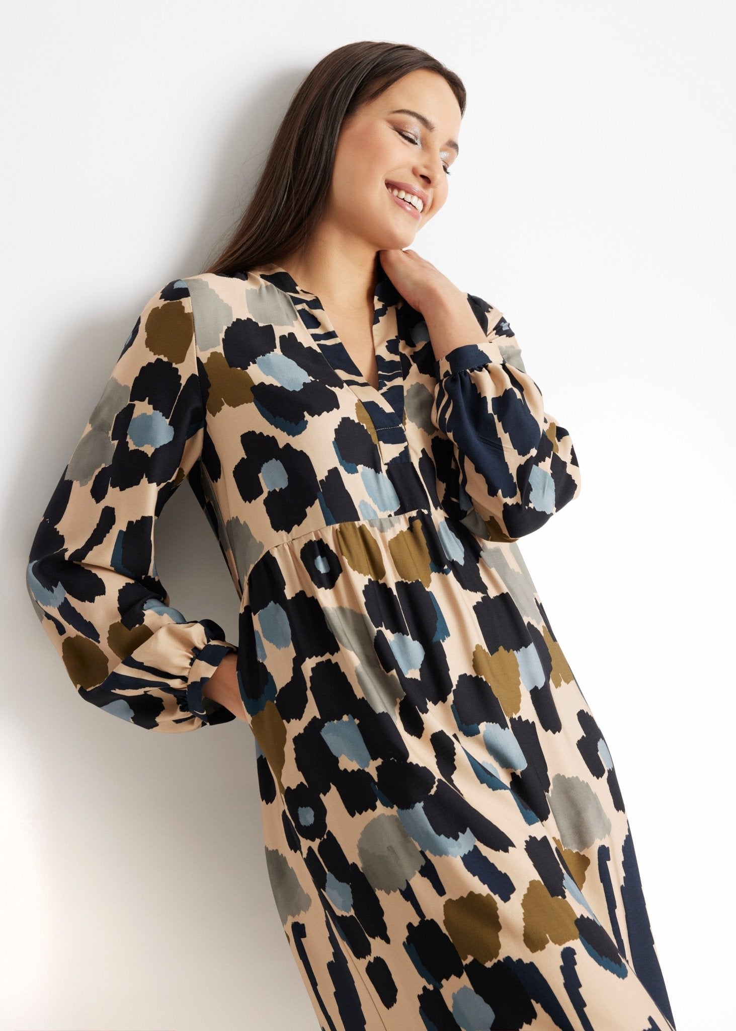 Kurzes Kleid VALUNA aus 100 % Viskose in leichter A-Linie - FOX'S-Fashion